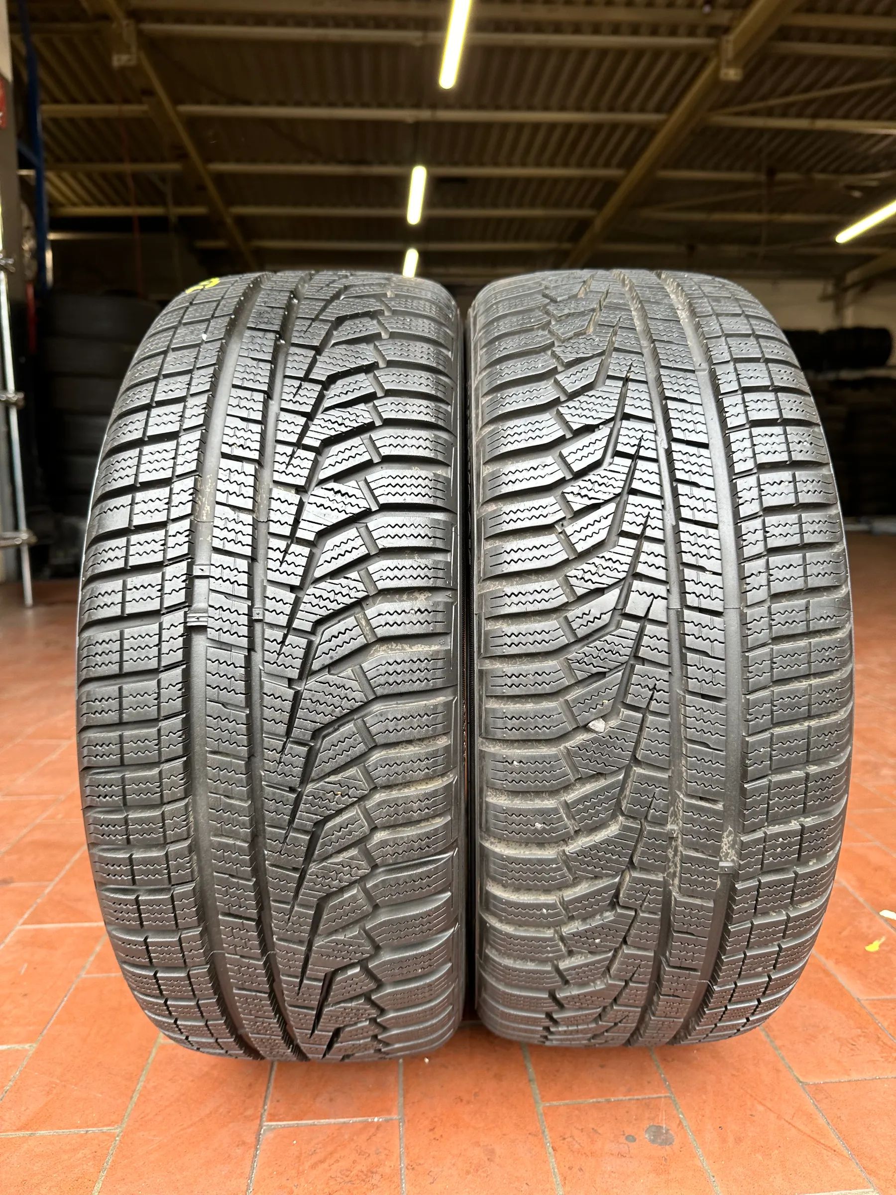 2x Winterreifen 205/45 R17 88V Hankook Winter i‘cept evo2 2016 7,8mm