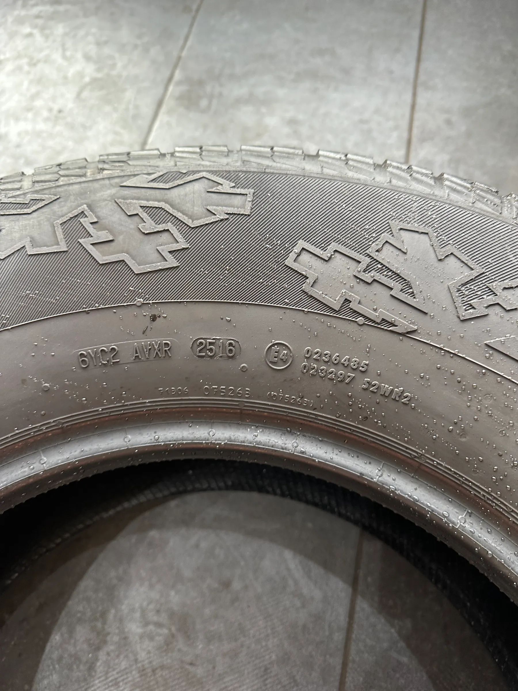 2x Winterreifen 265/70 R16 112T Continental 2016 4mm