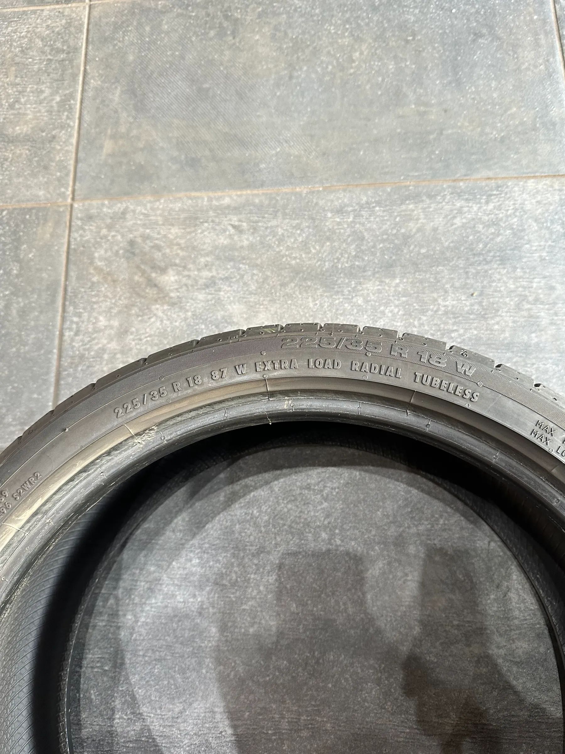 2x Sommerreifen 225/35 R18 87W Continental 2014 5,4mm