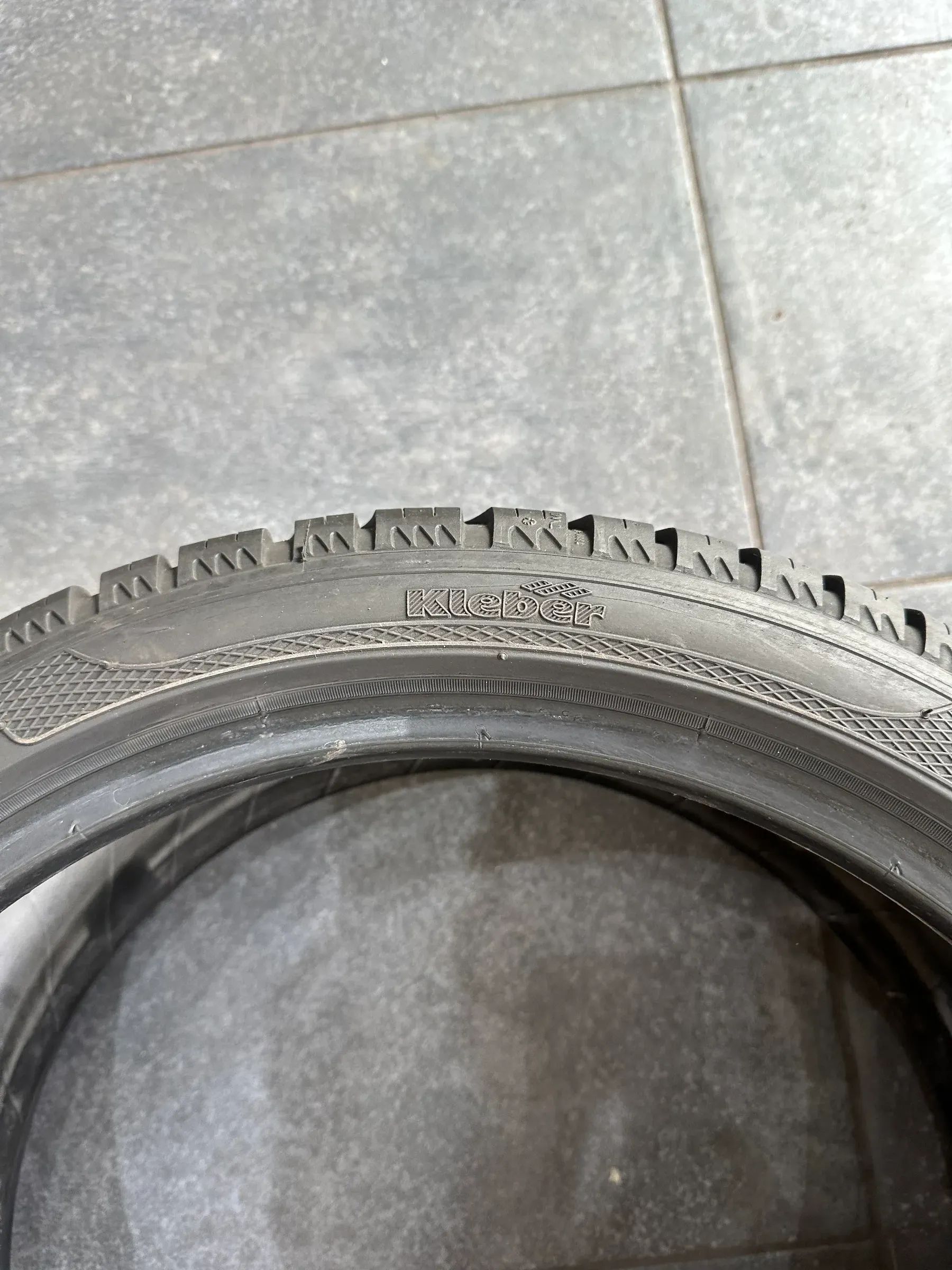 2x Winterreifen 215/40 R17 87V Kleber 2016 6,5mm