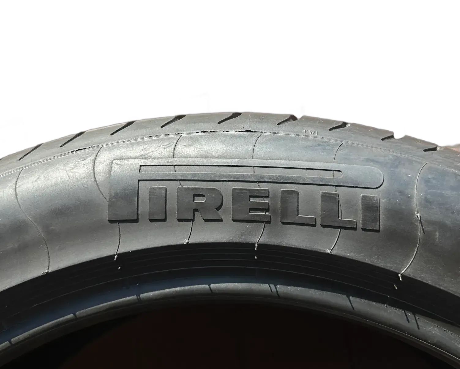 2x Sommerreifen 255/45 R19 100W Pirelli P ZERO 2016 6,5mm
