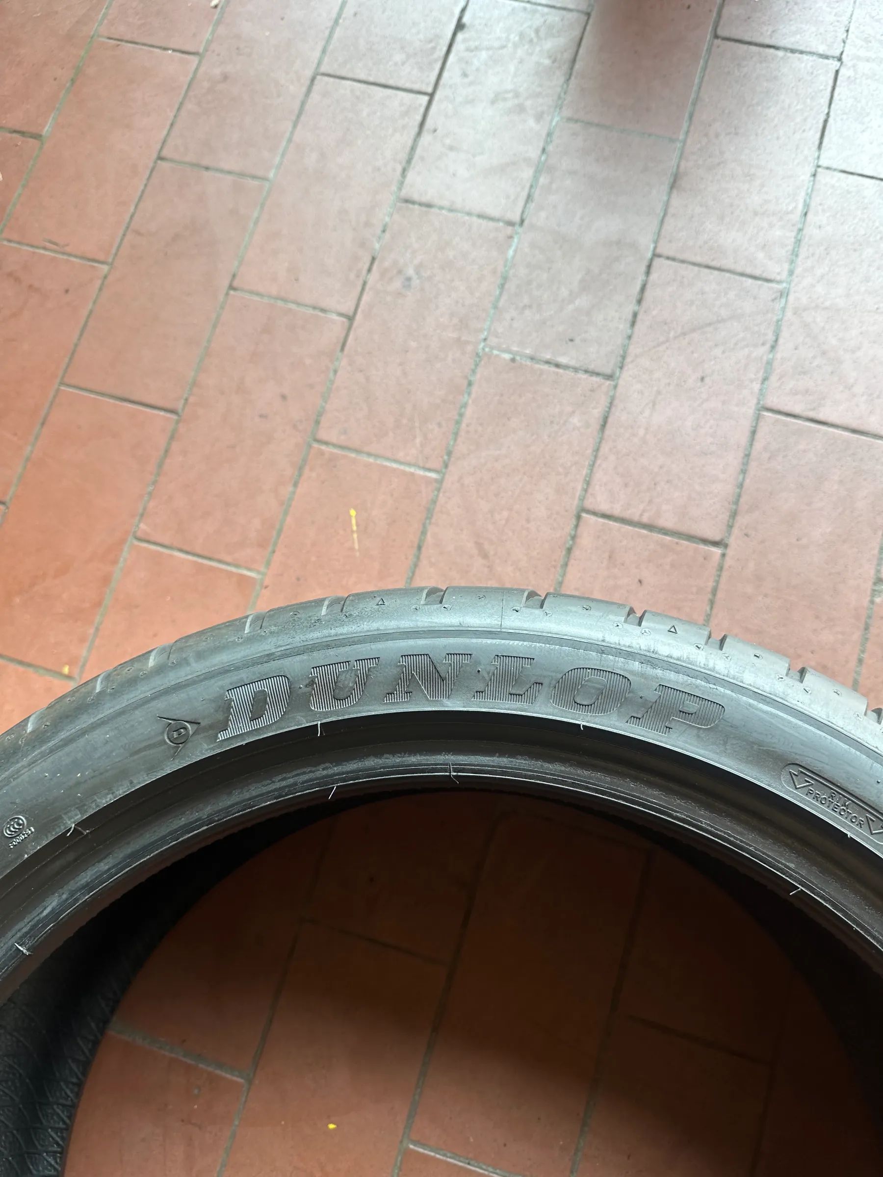 2x Sommerreifen 225/40 R18 92Y Dunlop Sport Maxx 2016 6mm