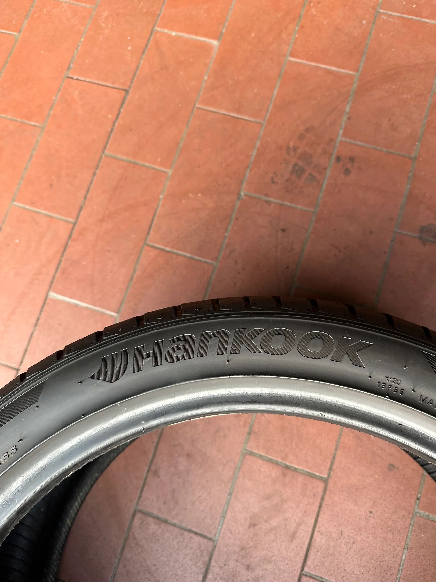 2x Sommerreifen 225/40 R18 92Y Hankook Ventus V12 evo2 2017 5,4mm