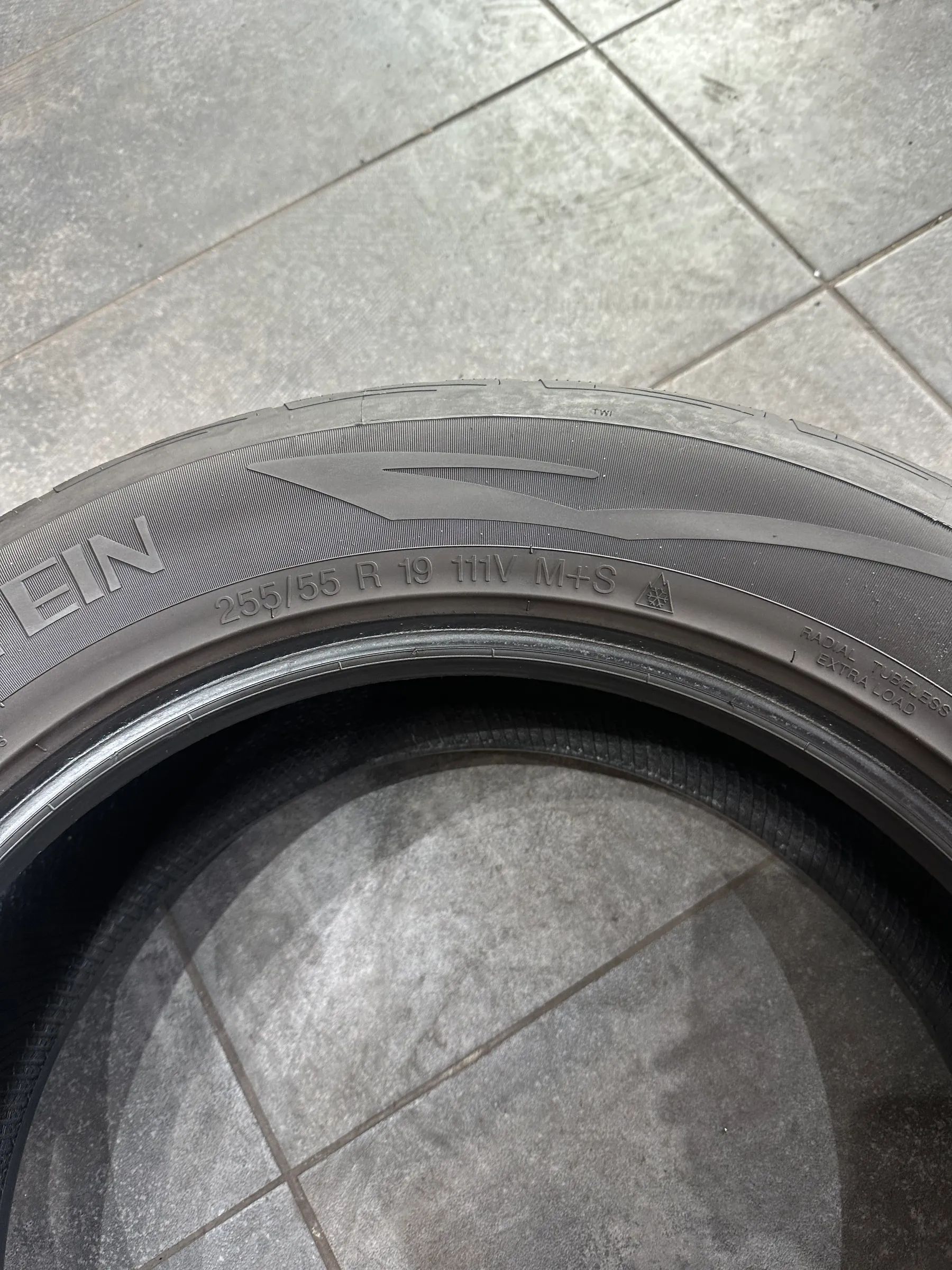 2x Winterreifen 255/55 R19 111V Vredestein 2016 6,2mm