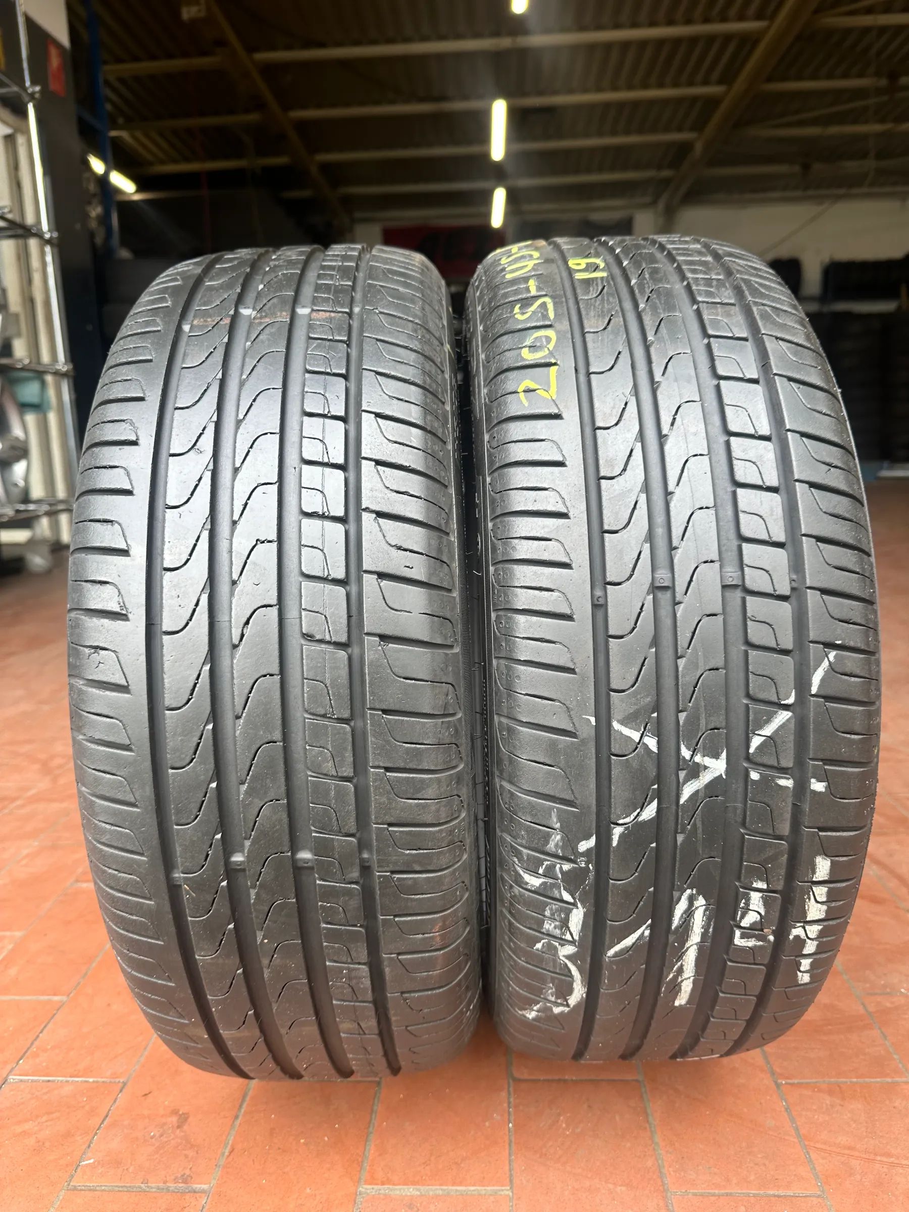 2x Sommerreifen 205/45 R17 88WRF Pirelli 2015 Runflat 6,2mm