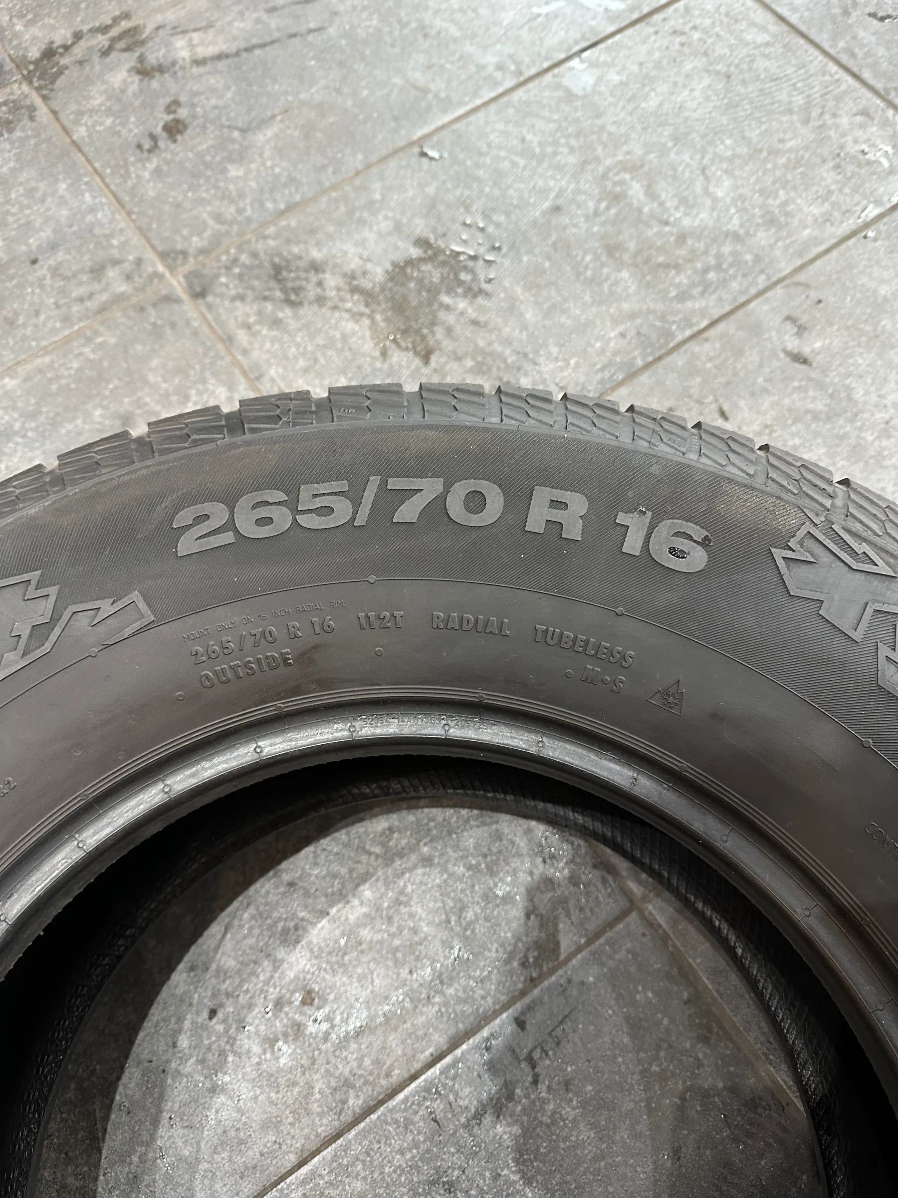 2x Winterreifen 265/70 R16 113T Continental 2016 5mm