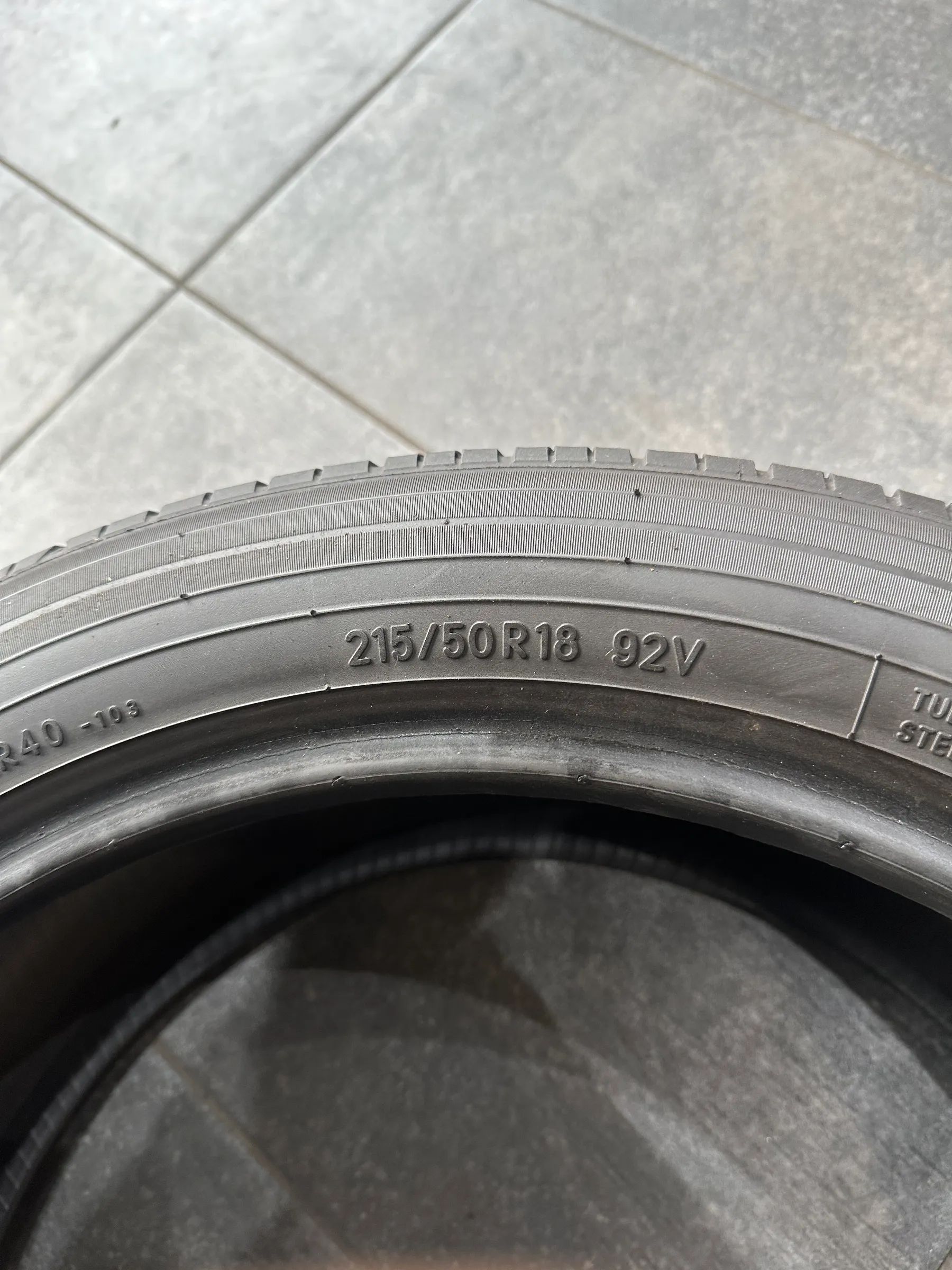 2x Sommerreifen 215/50 R18 92V Toyo 2021 7mm