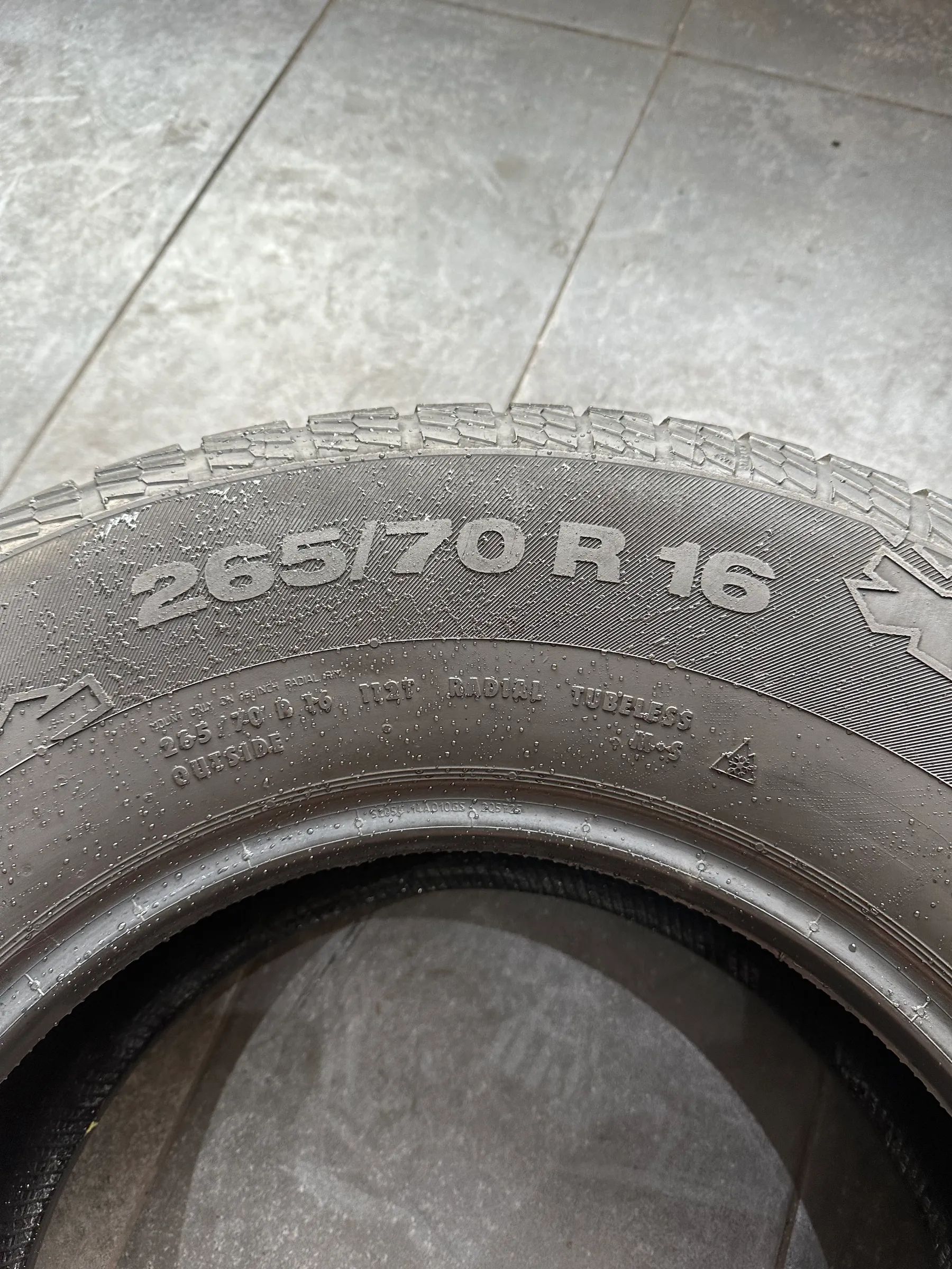 2x Winterreifen 265/70 R16 112T Continental 2016 4mm