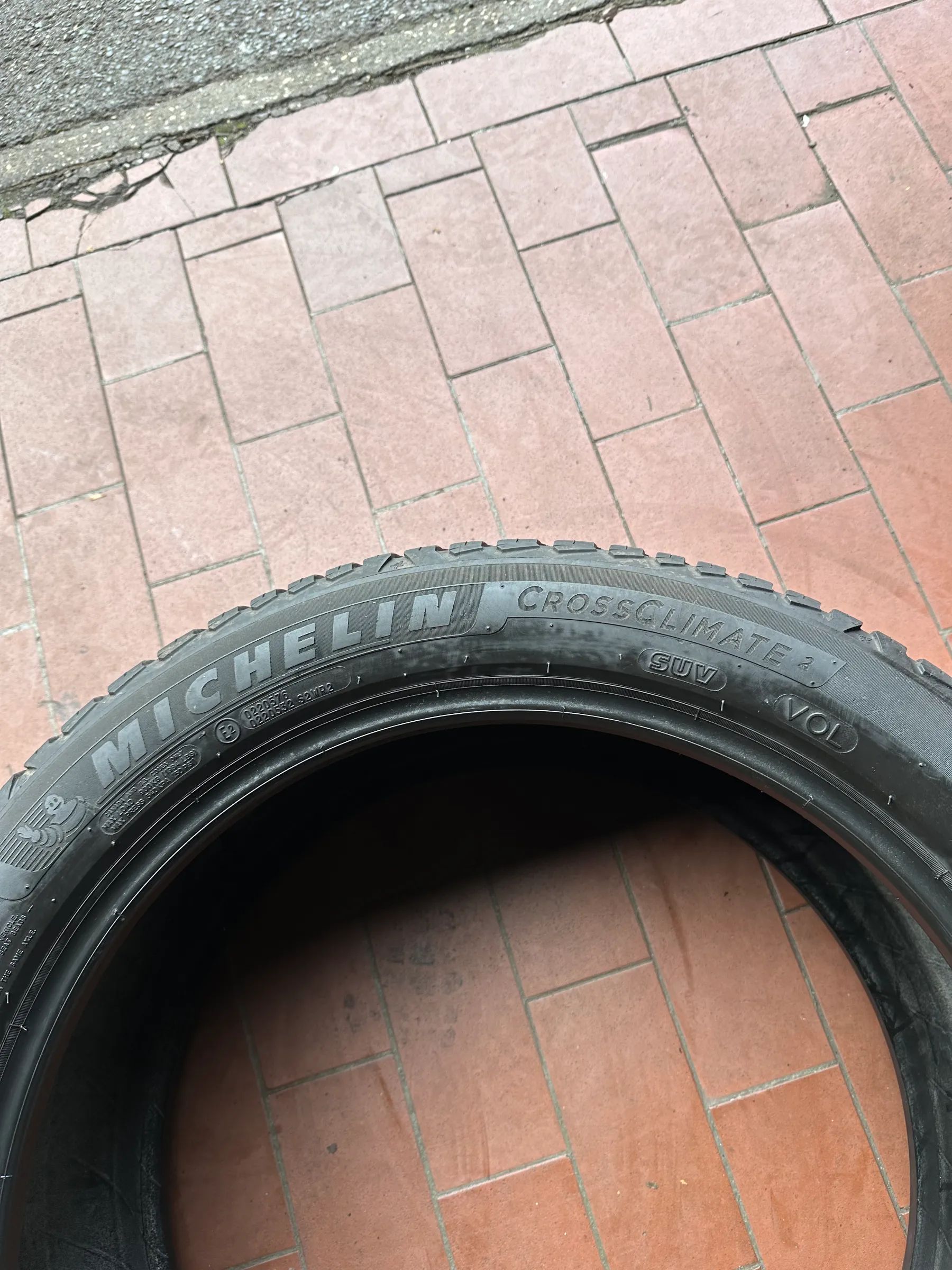 2x Allwetterreifen 255/45 R19 104H Michelin CrossClimate2 2023 5,6mm