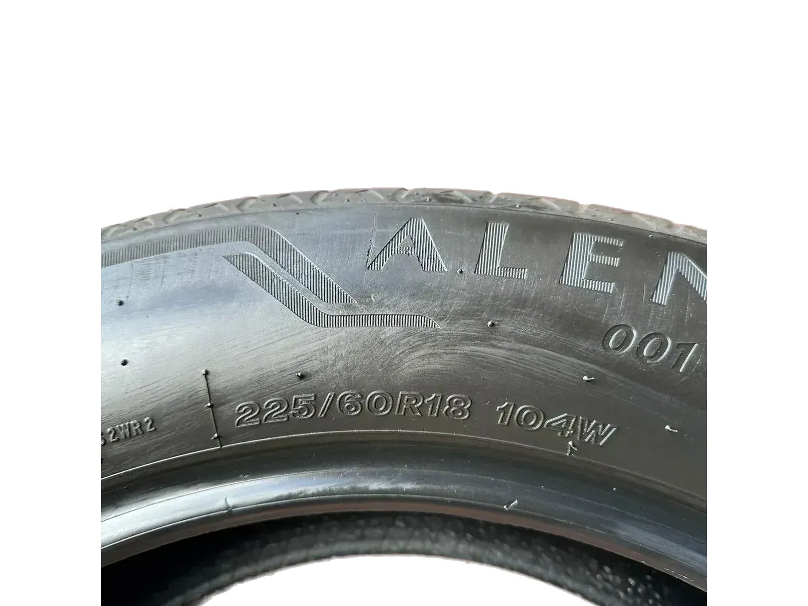 2x Sommerreifen 225/60 R18 104W Bridgestone 2018 5,7mm