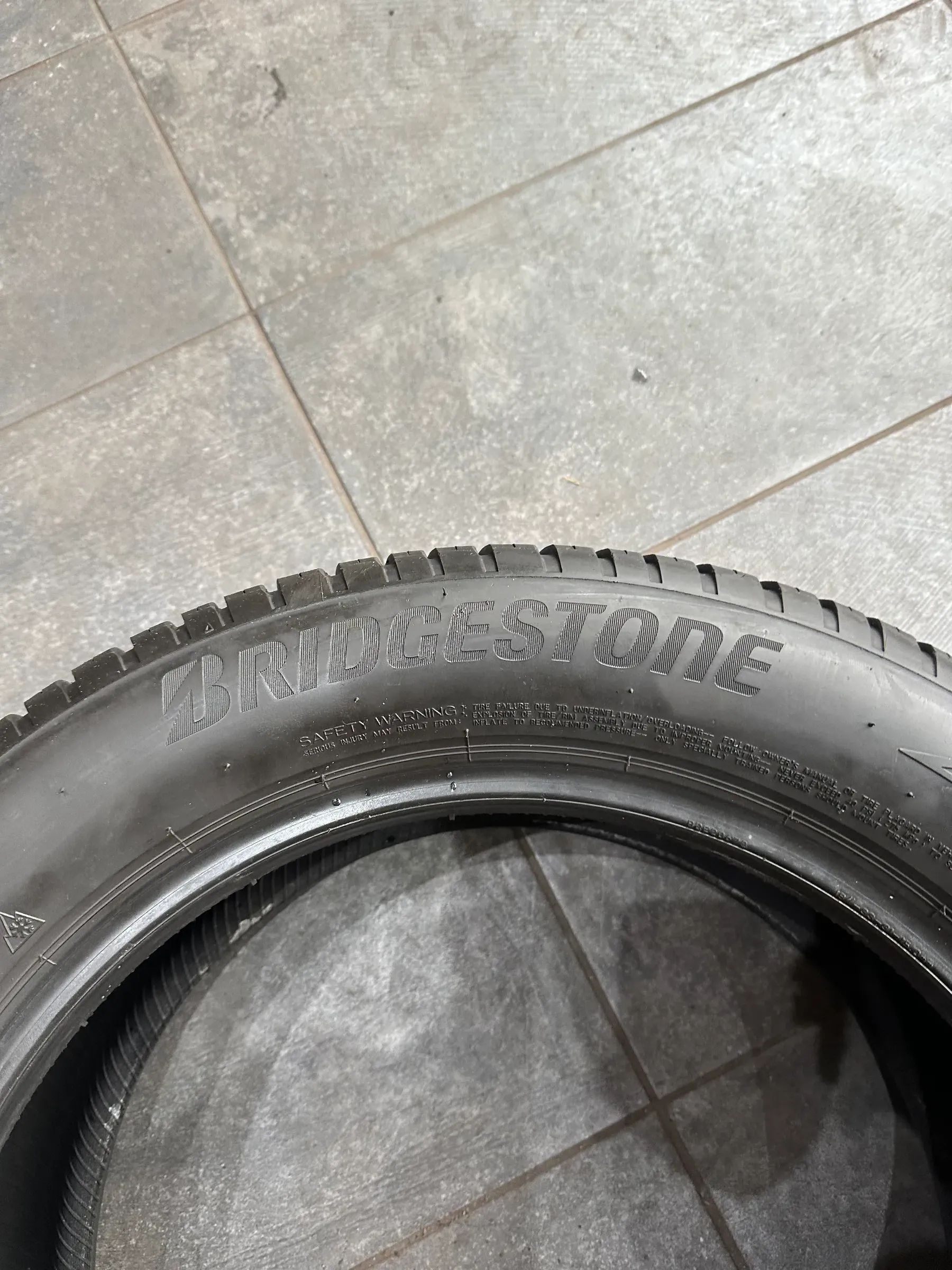 2x Allwetterreifen 235/55 R18 104V Bridgestone 2022 6,6mm