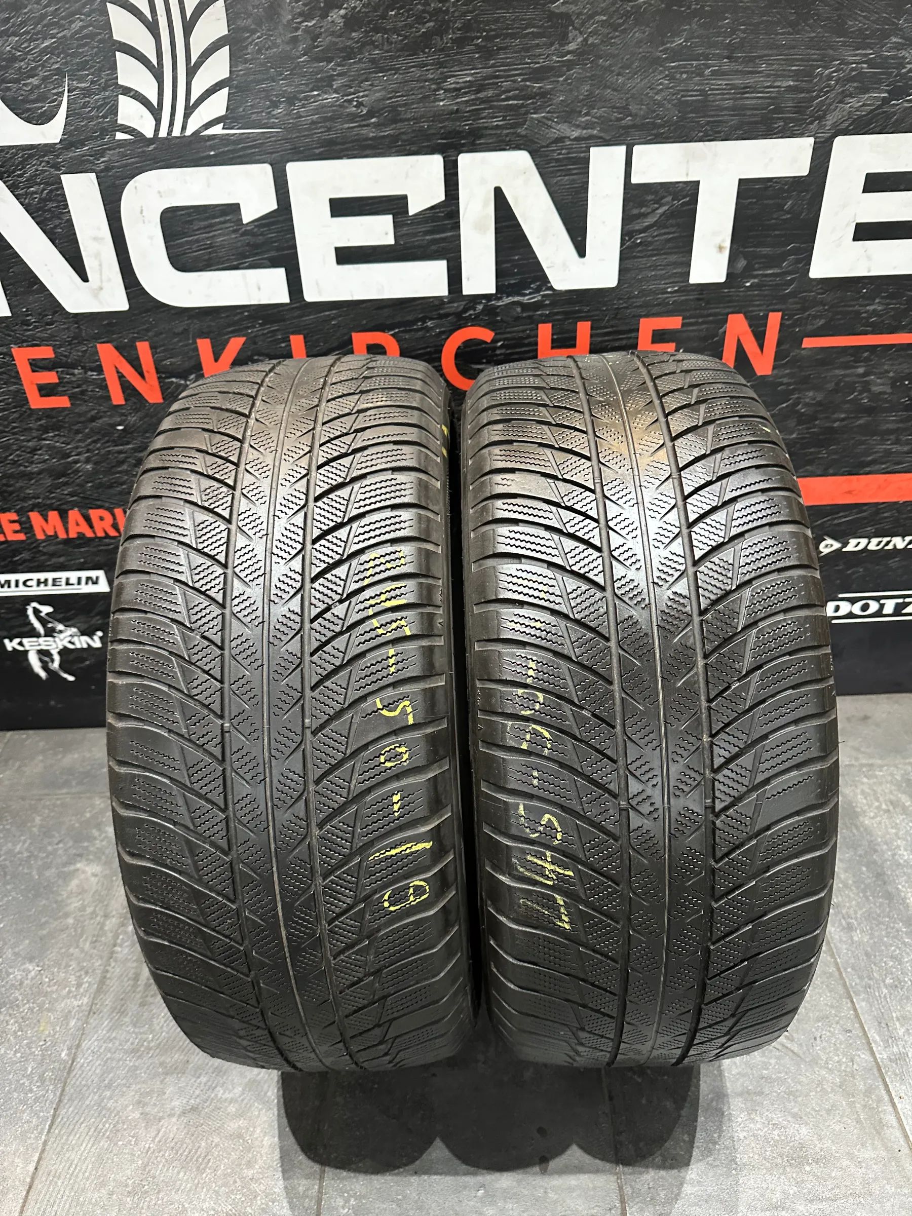 2x Winterreifen 245/50 R19 105VRF Bridgestone 2019 Runflat 5,5mm