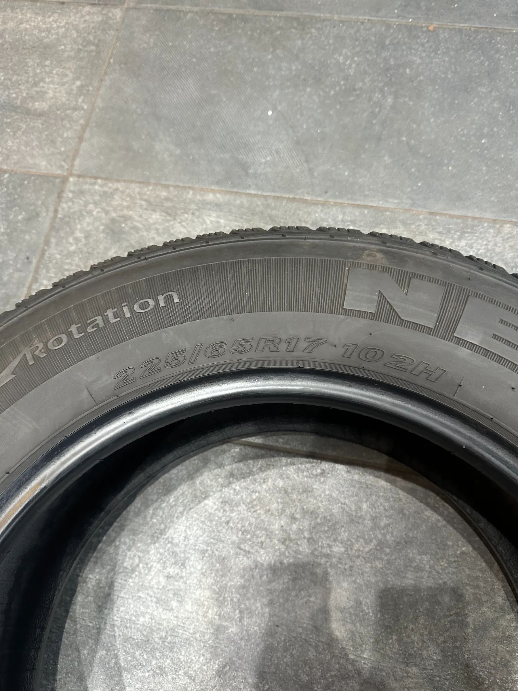 2x Winterreifen 225/65 R17 102H Nexen 2014 6,5mm