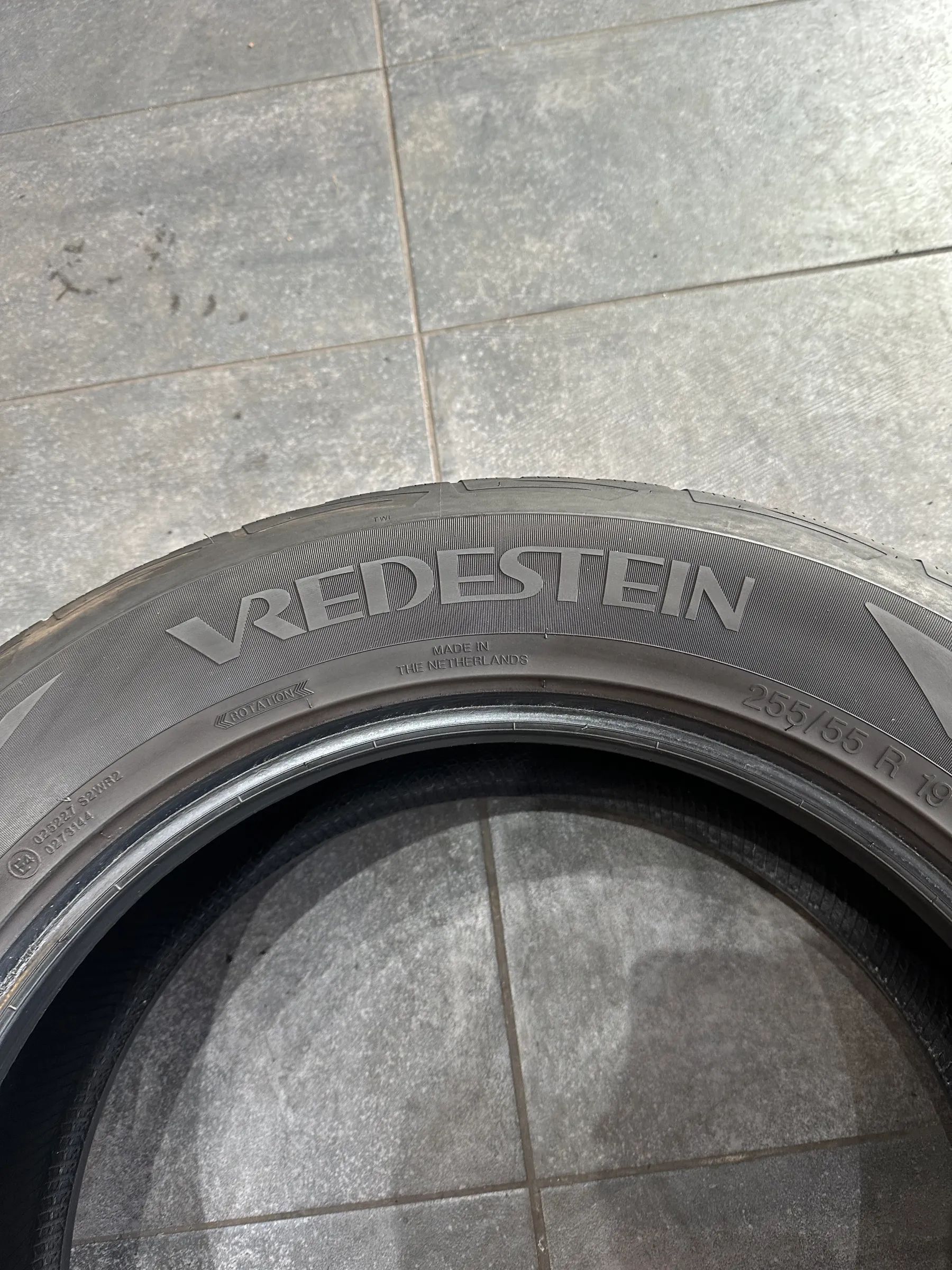 2x Winterreifen 255/55 R19 111V Vredestein 2016 6,2mm