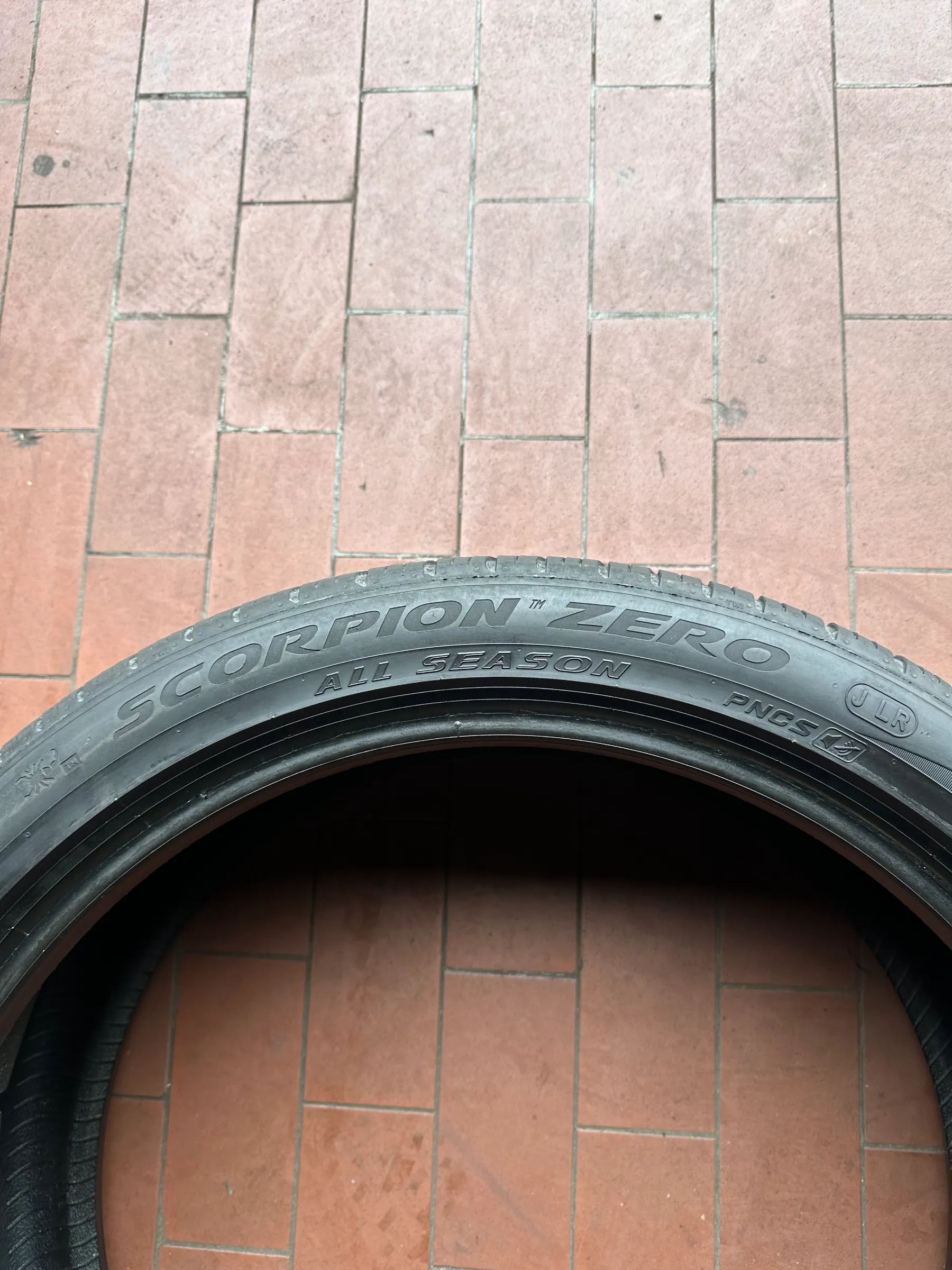 2x Allwetterreifen 265/40 R22 106Y Pirelli SCORPION ZERO 2020 5,5mm