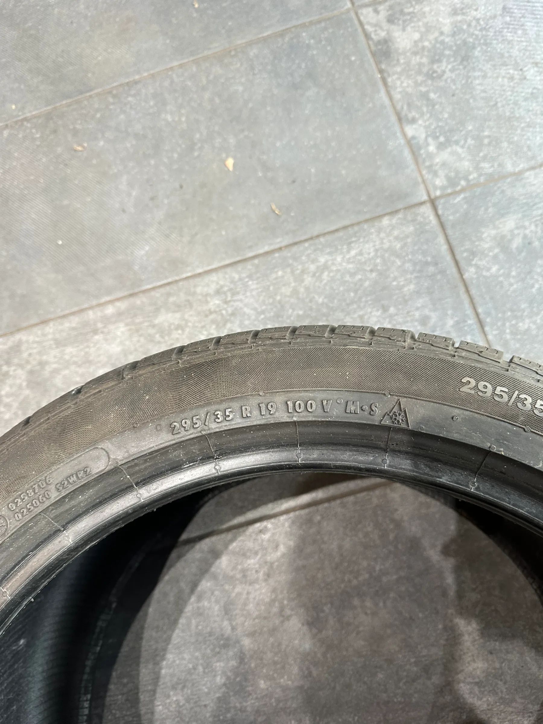 2x Winterreifen 295/35 R19 100V Continental 2018 7mm
