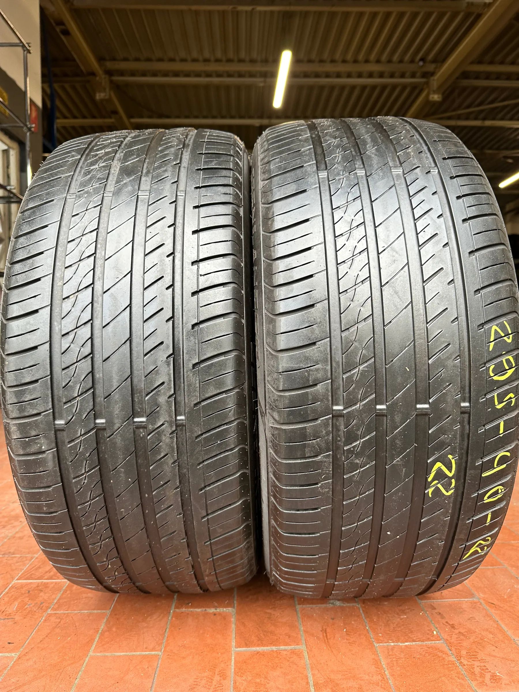 2x Sommerreifen 295/40 R22 112VXL Grenlander 2022 4,2mm