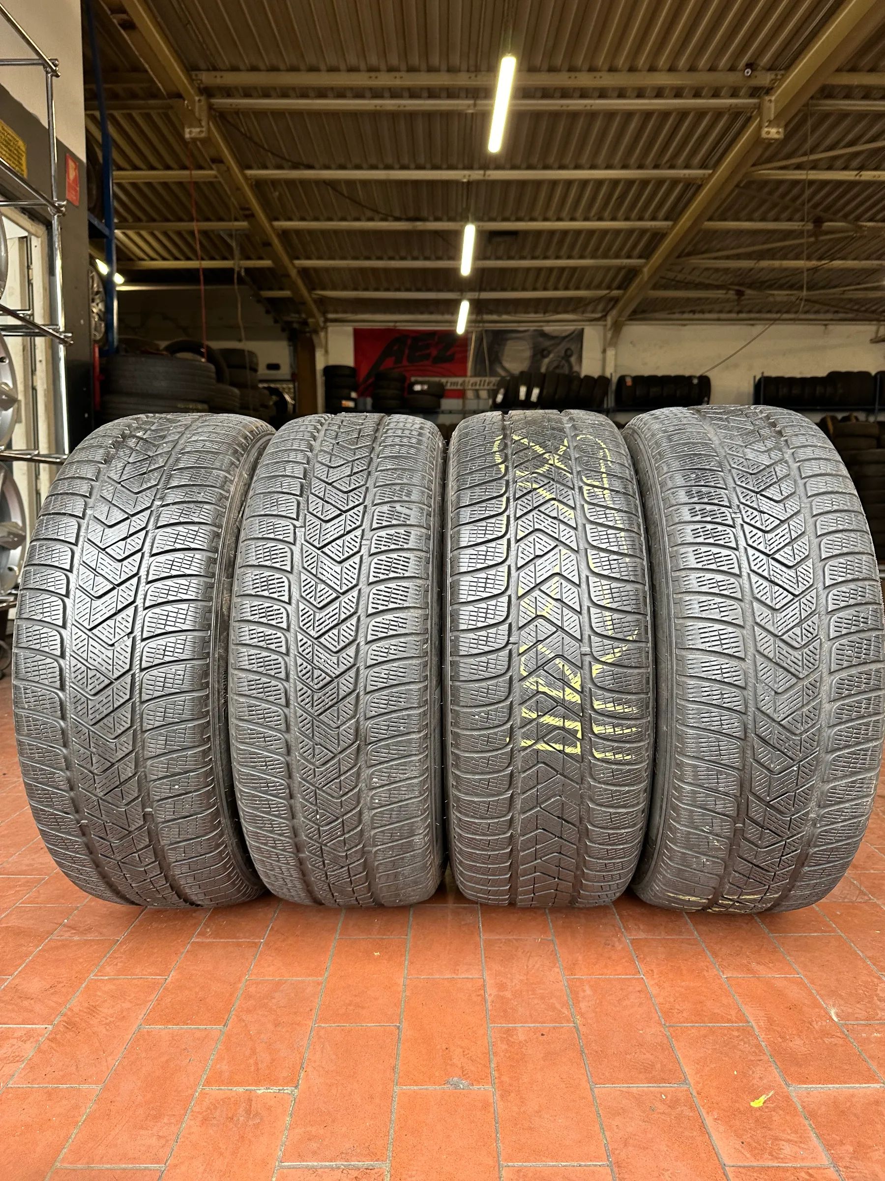 4x Winterreifen 235/55 R19 103H Pirelli Scorpion 2020 6mm