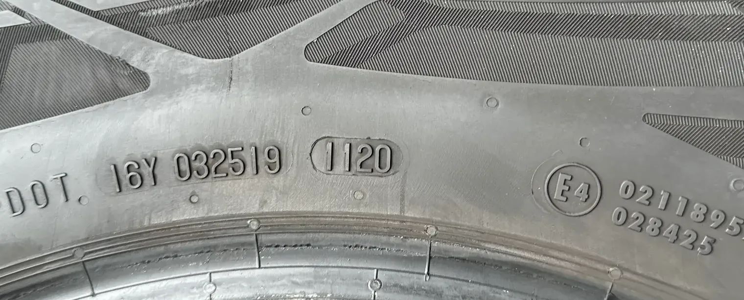 4x Sommerreifen 235/65 R17 102Y Continental 2020 5,5mm