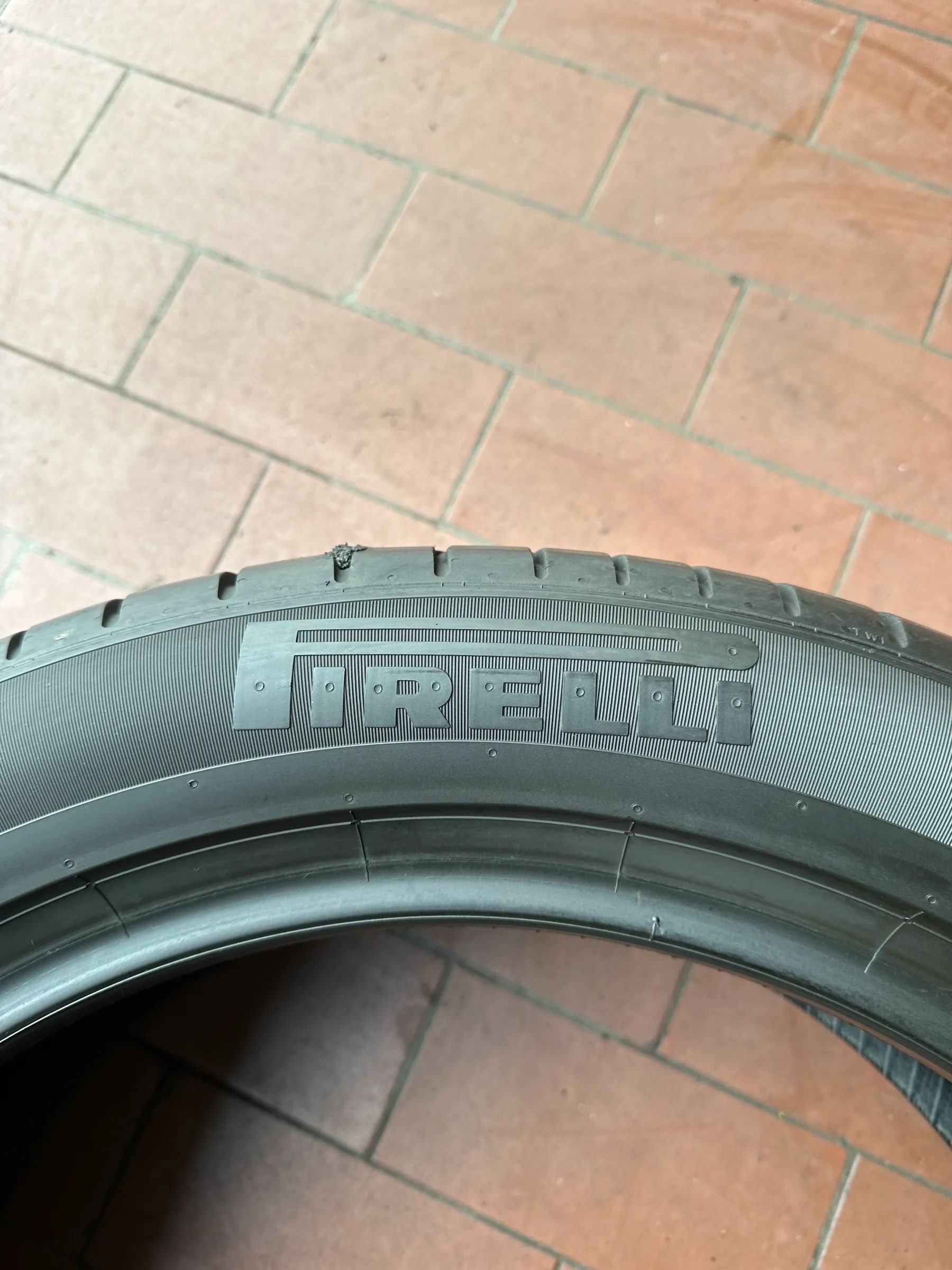 4x Sommerreifen 235/50 R19 99W Pirelli P Zero 2020 6,5mm