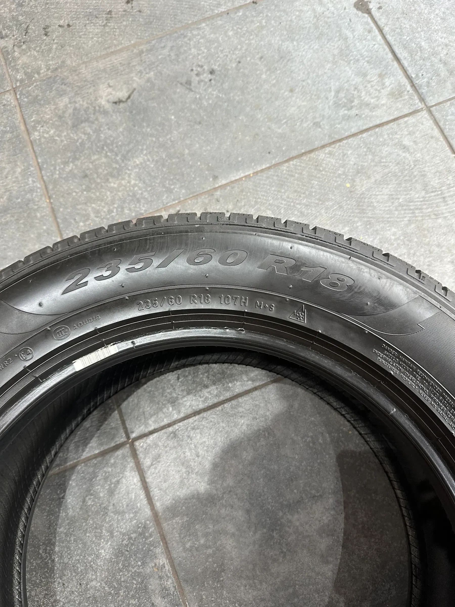 2x Winterreifen 235/60 R18 107H Pirelli 2018 5,5mm