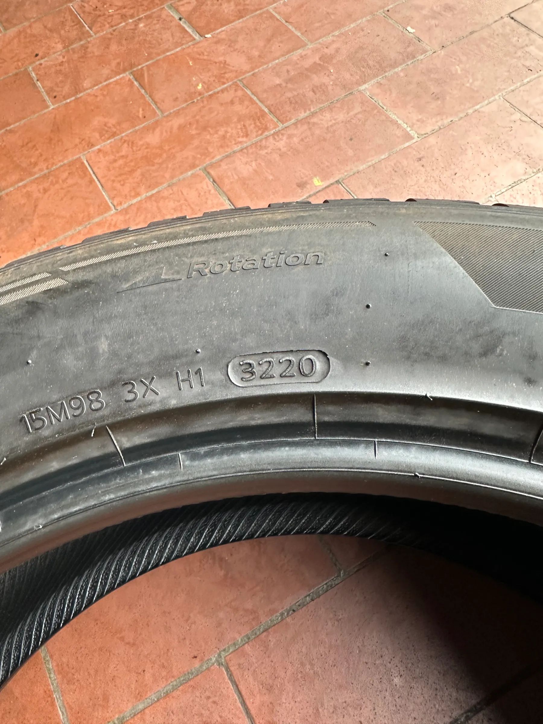 2x Winterreifen 235/55 R19 105V Hankook Winter i‘cept evo3 2020 6,3mm