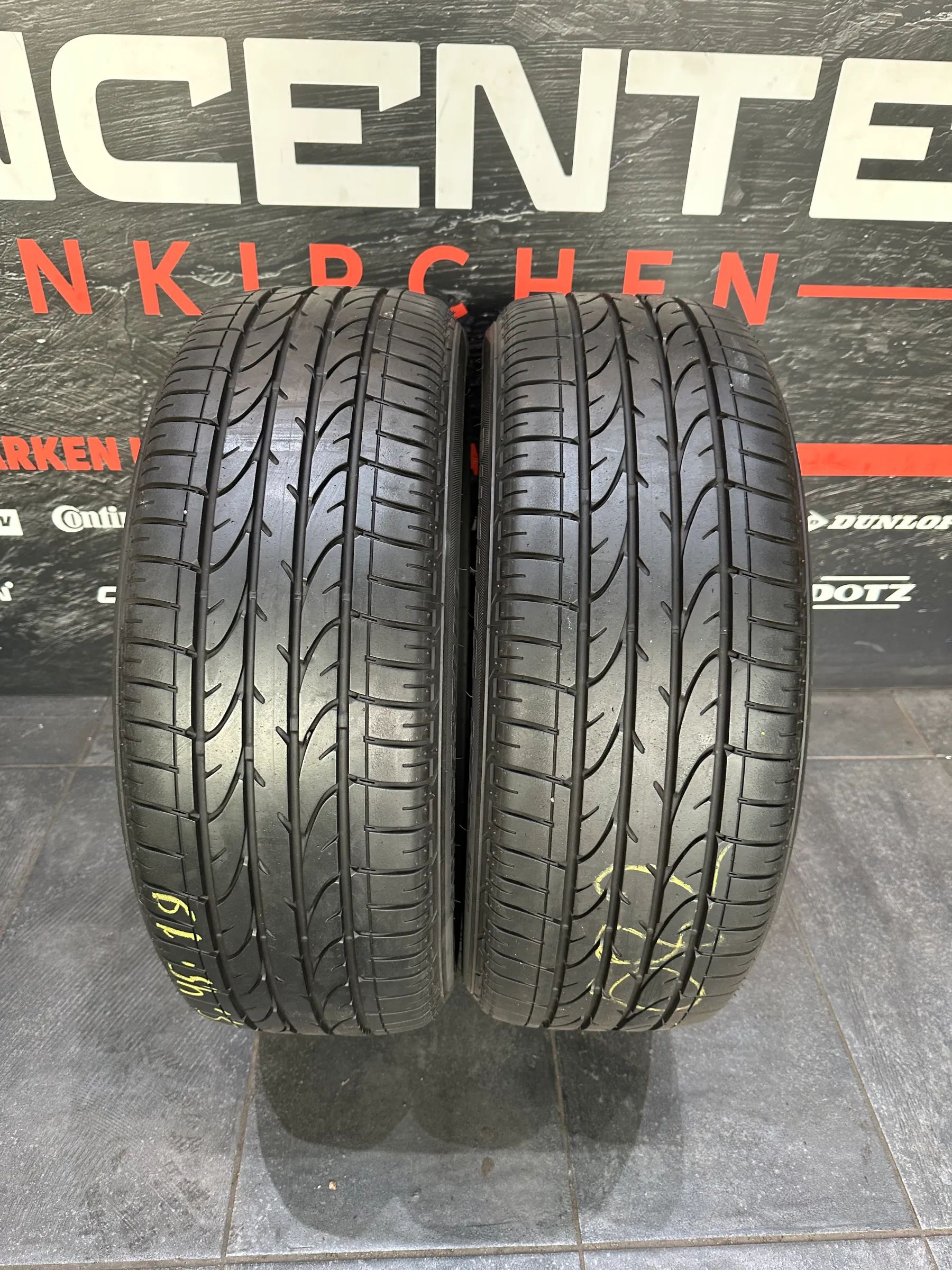 2x Sommerreifen 225/45 R19 92W Bridgestone 2015 7mm