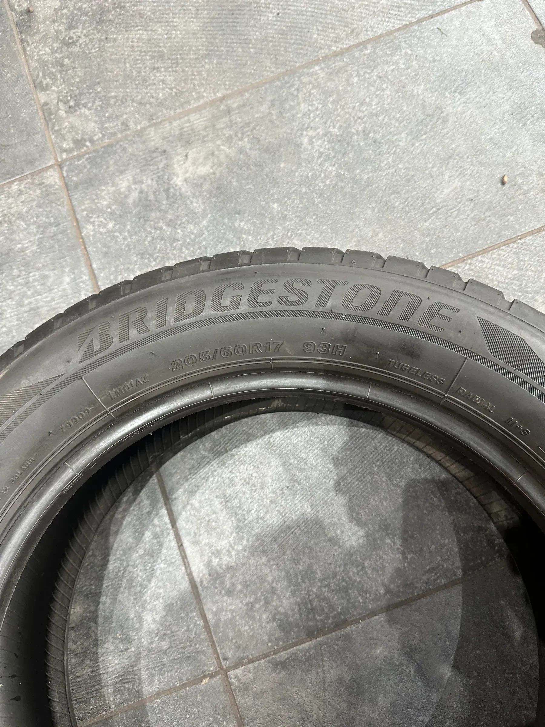 2x Winterreifen 205/60 R17 93H Bridgestone 2015 7mm