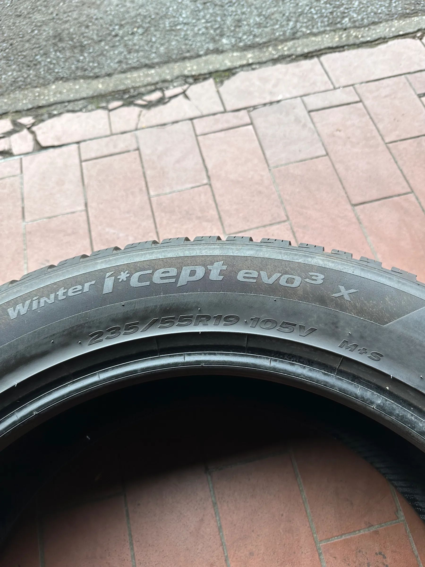 2x Winterreifen 235/55 R19 105V Hankook Winter i‘cept evo3 2020 6,3mm