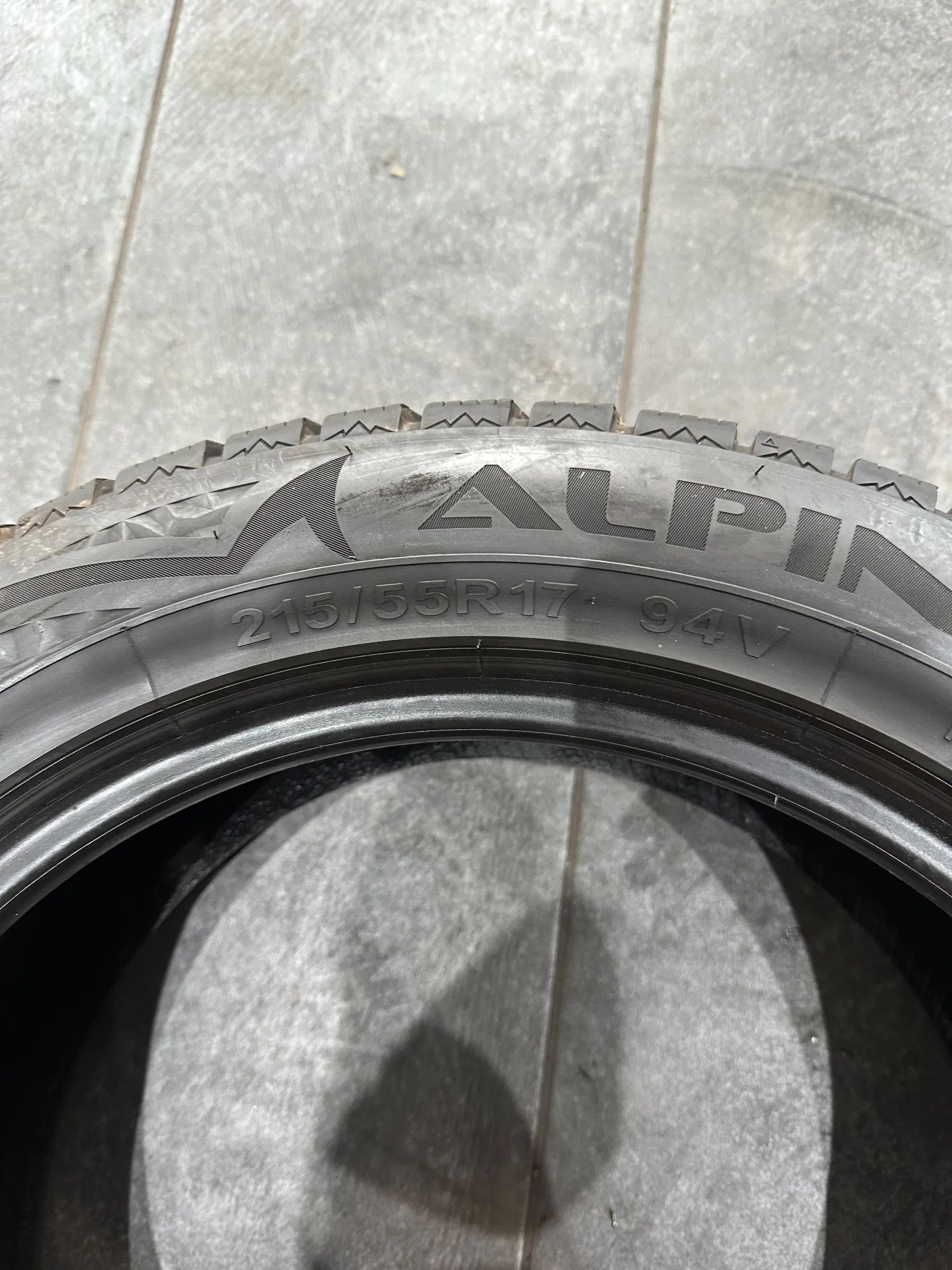 2x Winterreifen 215/55 R17 94V Radar 2020 6,5mm