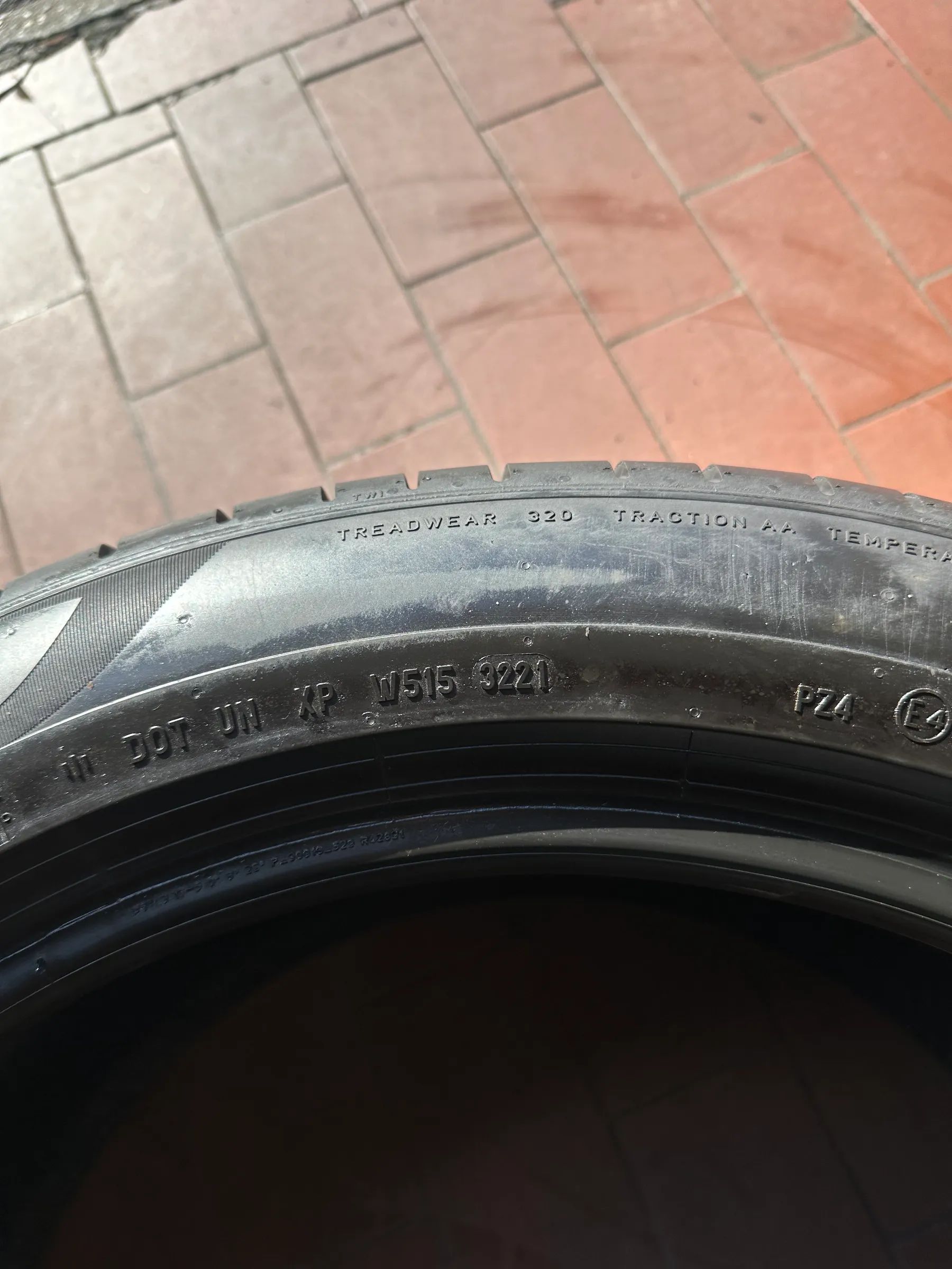 2x Sommerreifen 305/40 R20 112Y Pirelli P Zero 2021 6mm