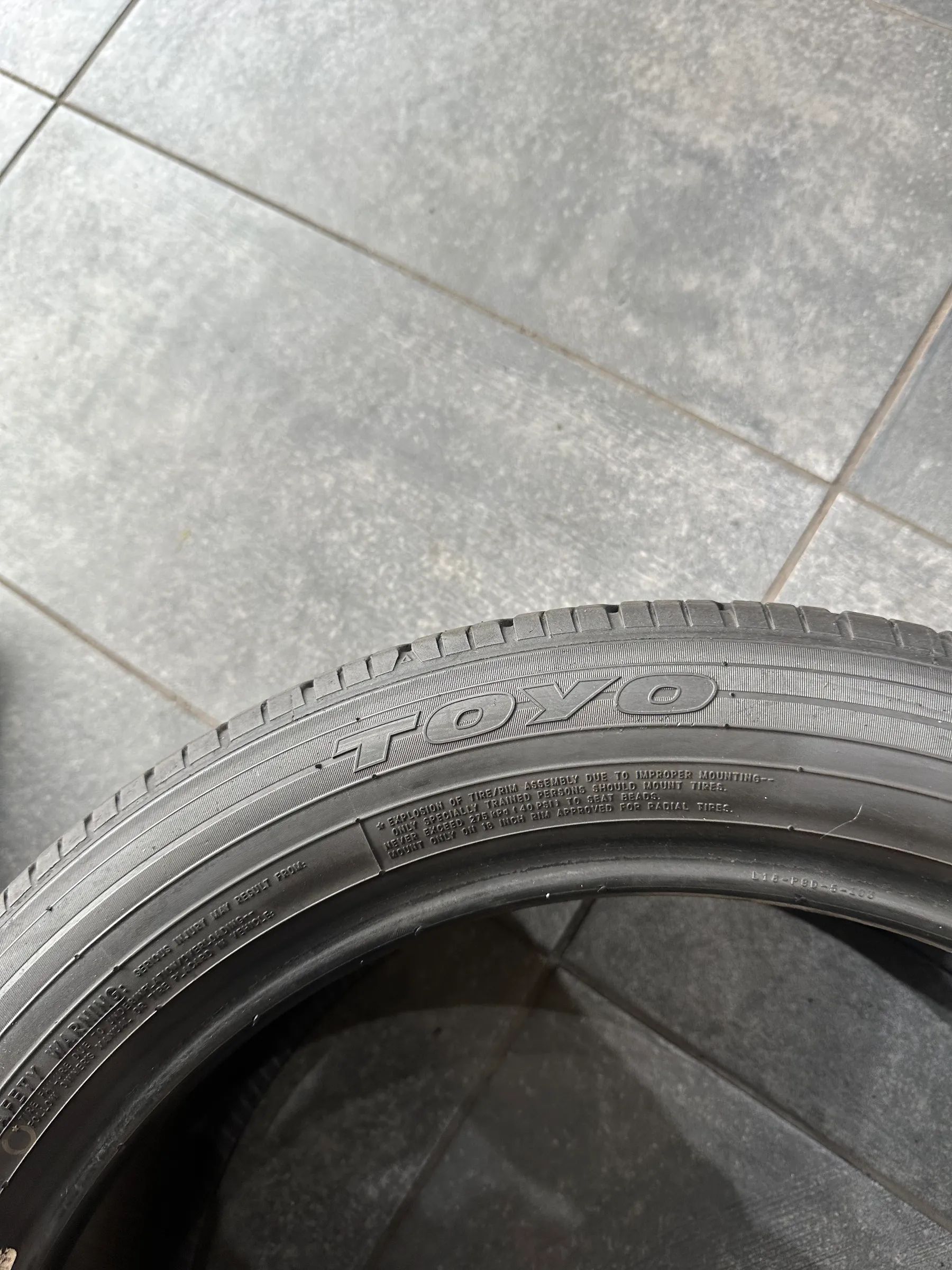 2x Sommerreifen 215/50 R18 92V Toyo 2021 7mm