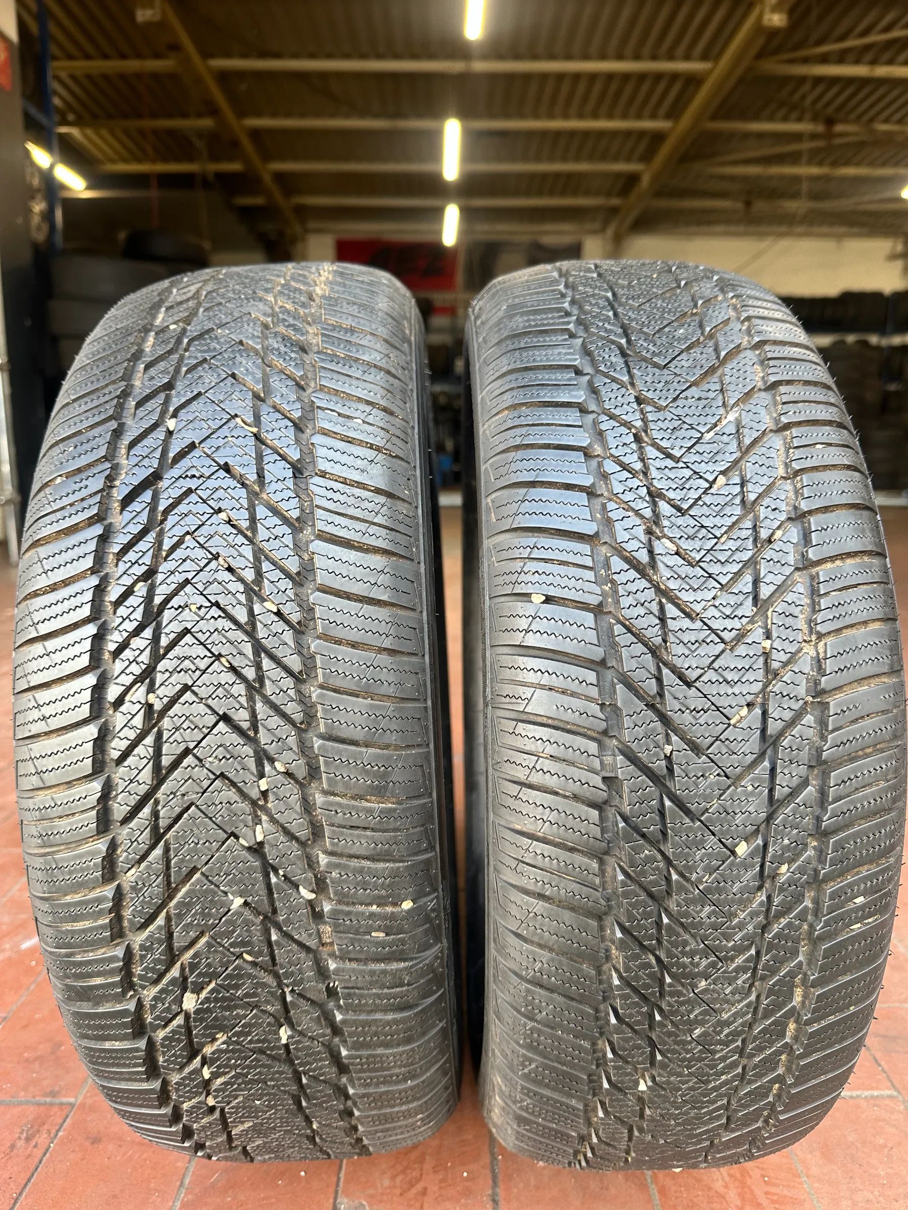 2x Winterreifen 185/55 R15 82H Aplus 2023 7,6mm