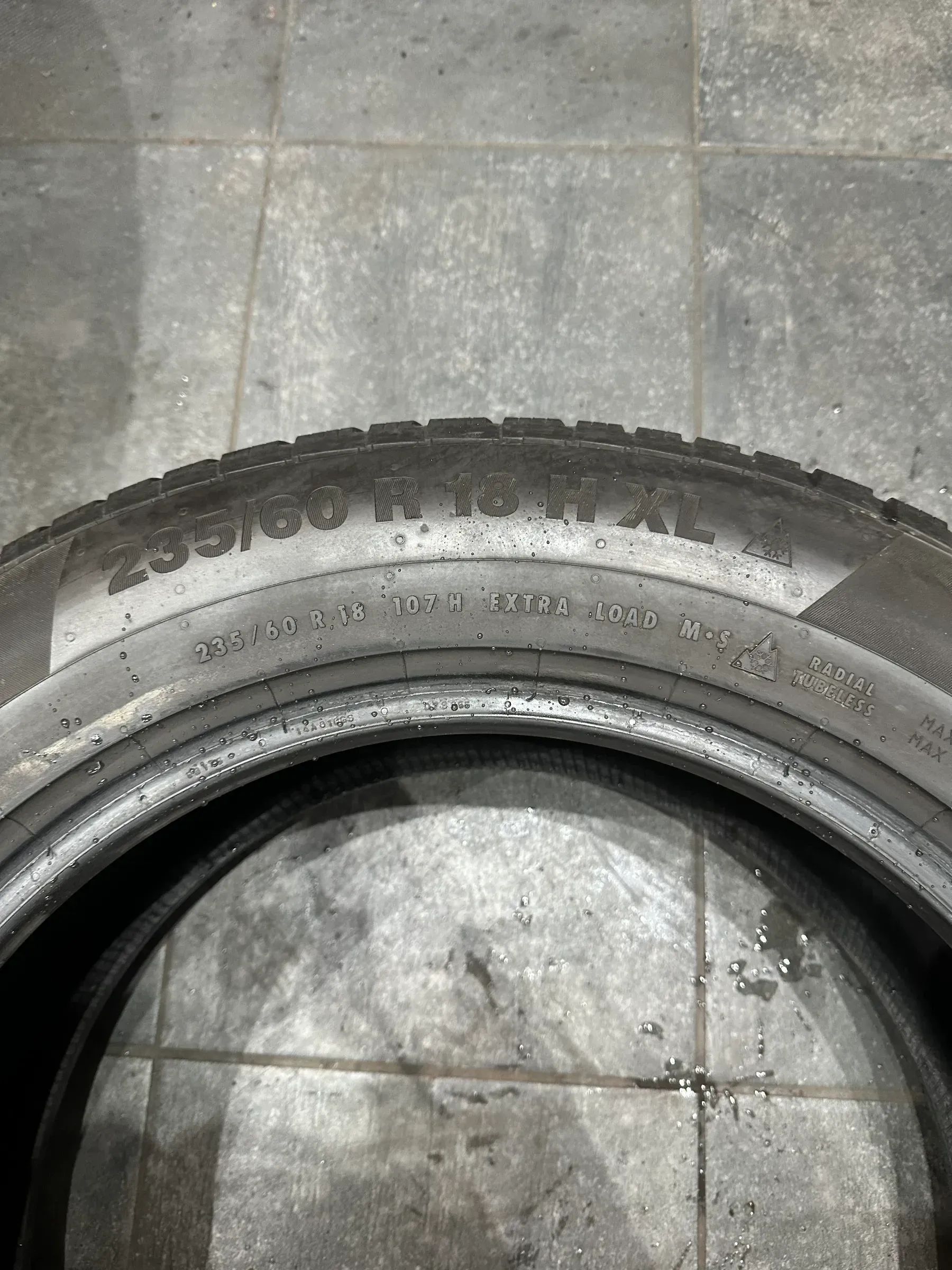 2x Winterreifen 235/60 R18 107HXL Continental 2015 5,5mm