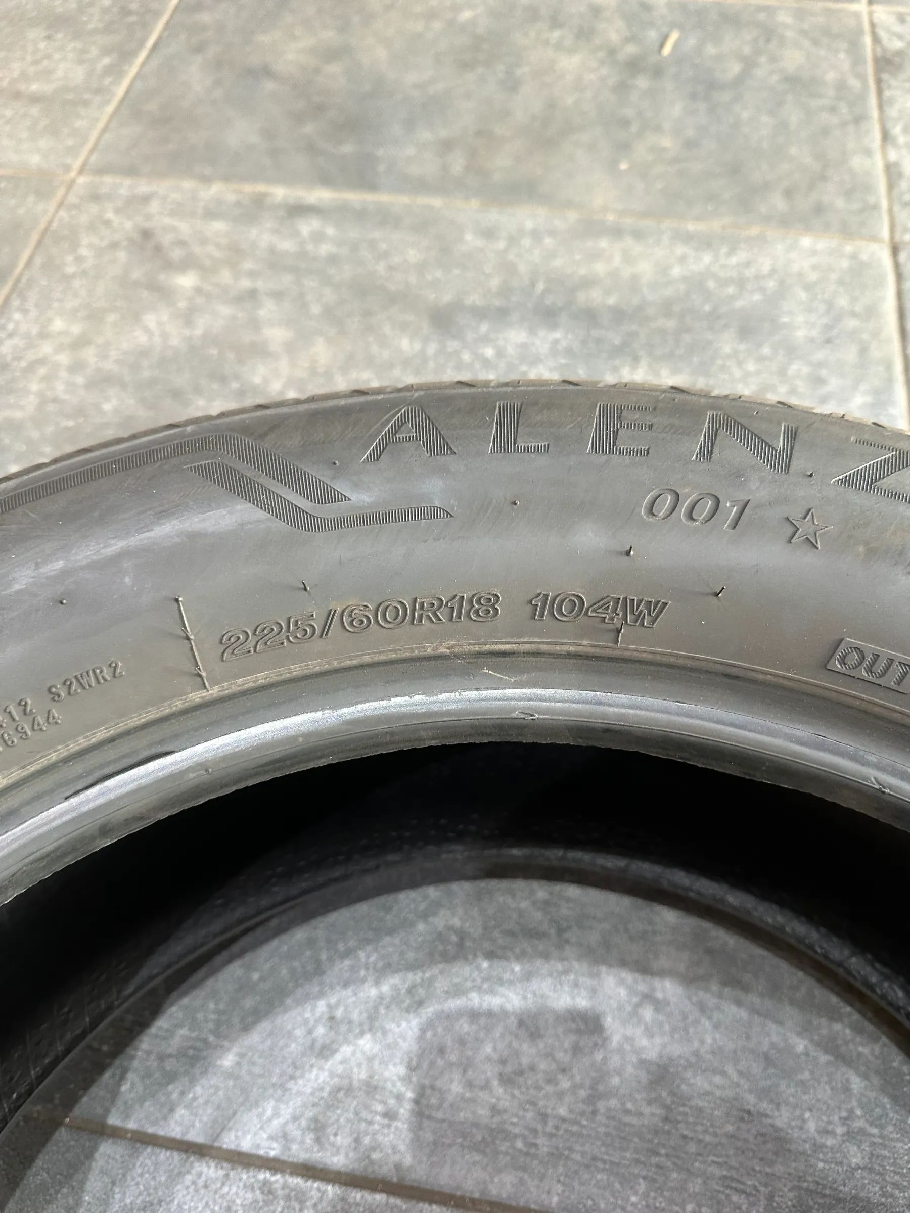 2x Sommerreifen 225/60 R18 104W Bridgestone 2018 5,7mm