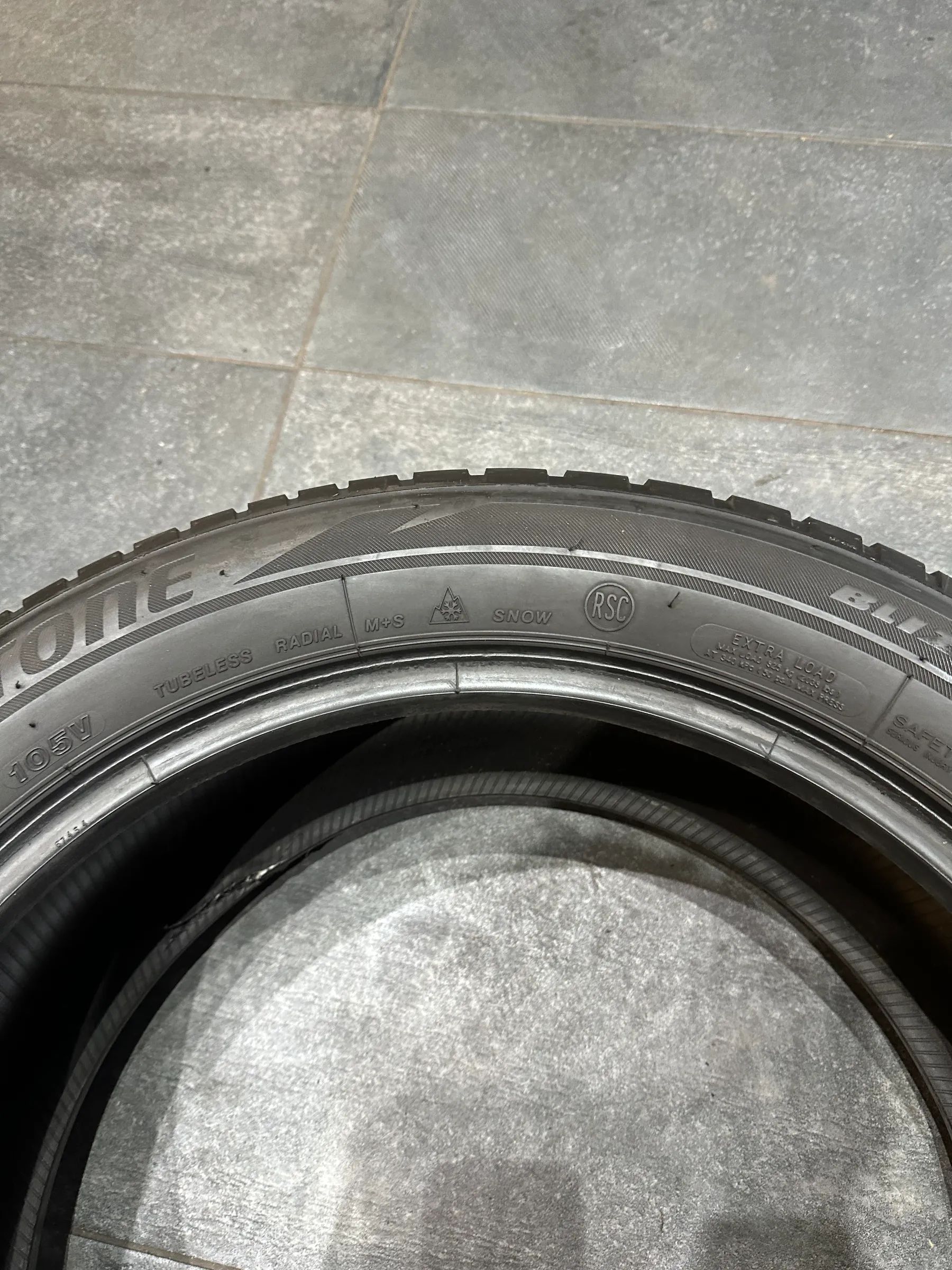 2x Winterreifen 245/50 R19 105VRF Bridgestone 2019 Runflat 5,5mm