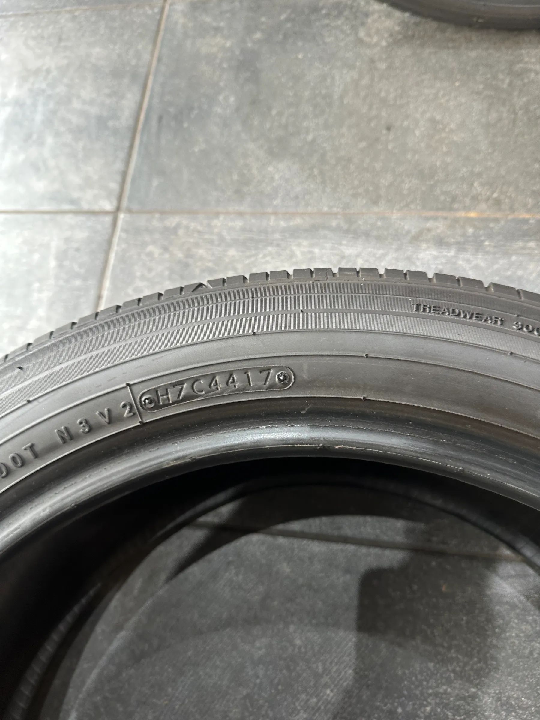 2x Sommerreifen 215/50 R18 92V Toyo 2021 7mm