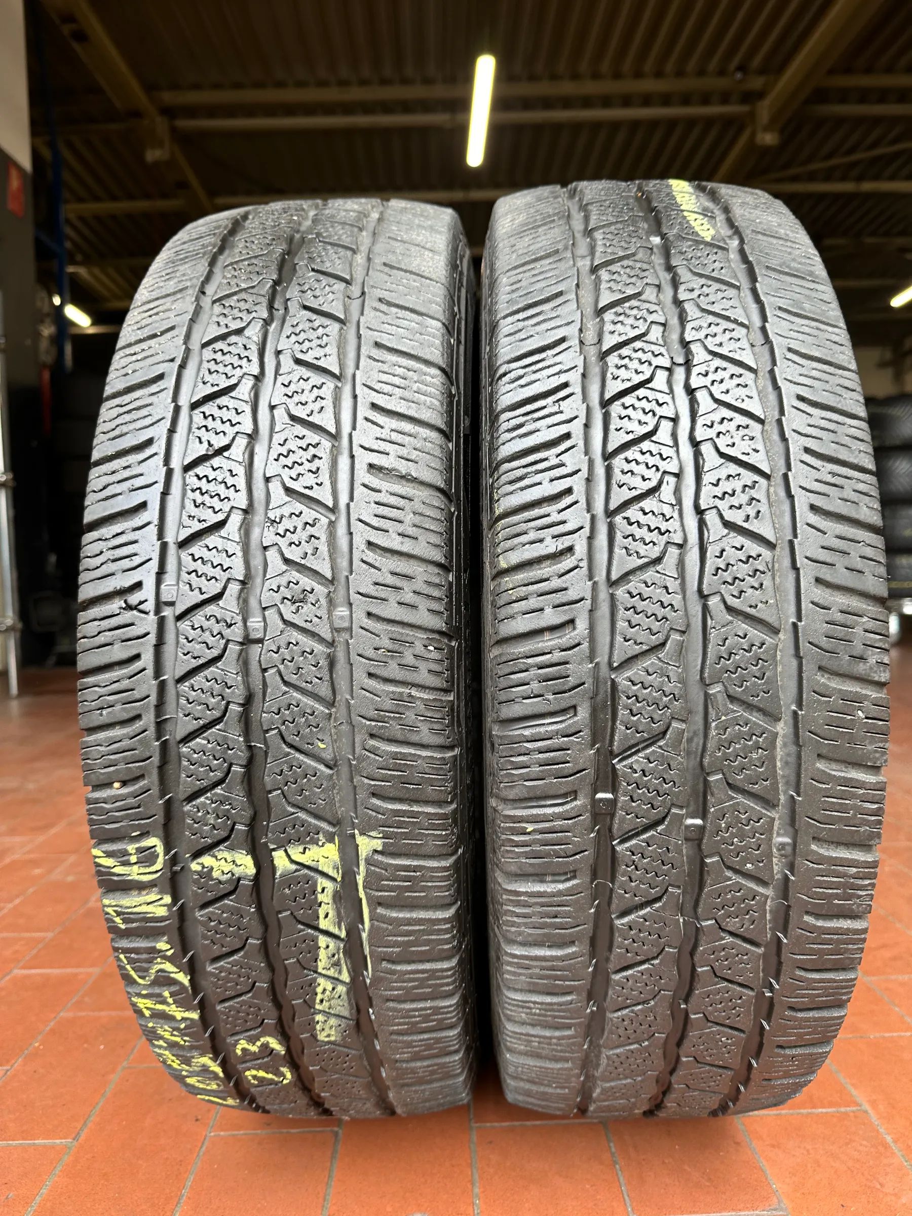 2x Allwetterreifen 205/70 R16C 113/111R Continental 2023 6,5mm