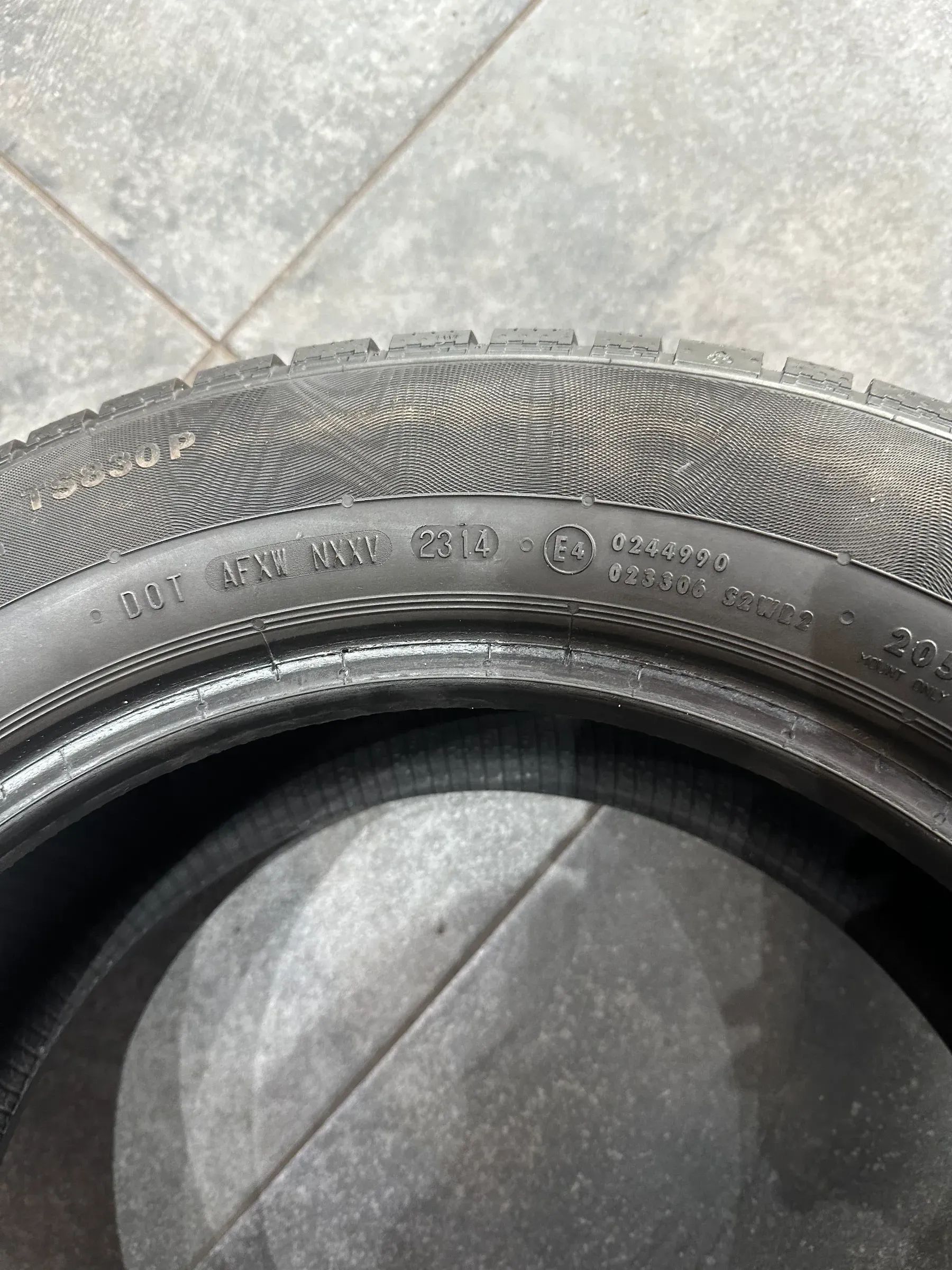 2x Winterreifen 205/60 R16 96H Continental 2014 6mm