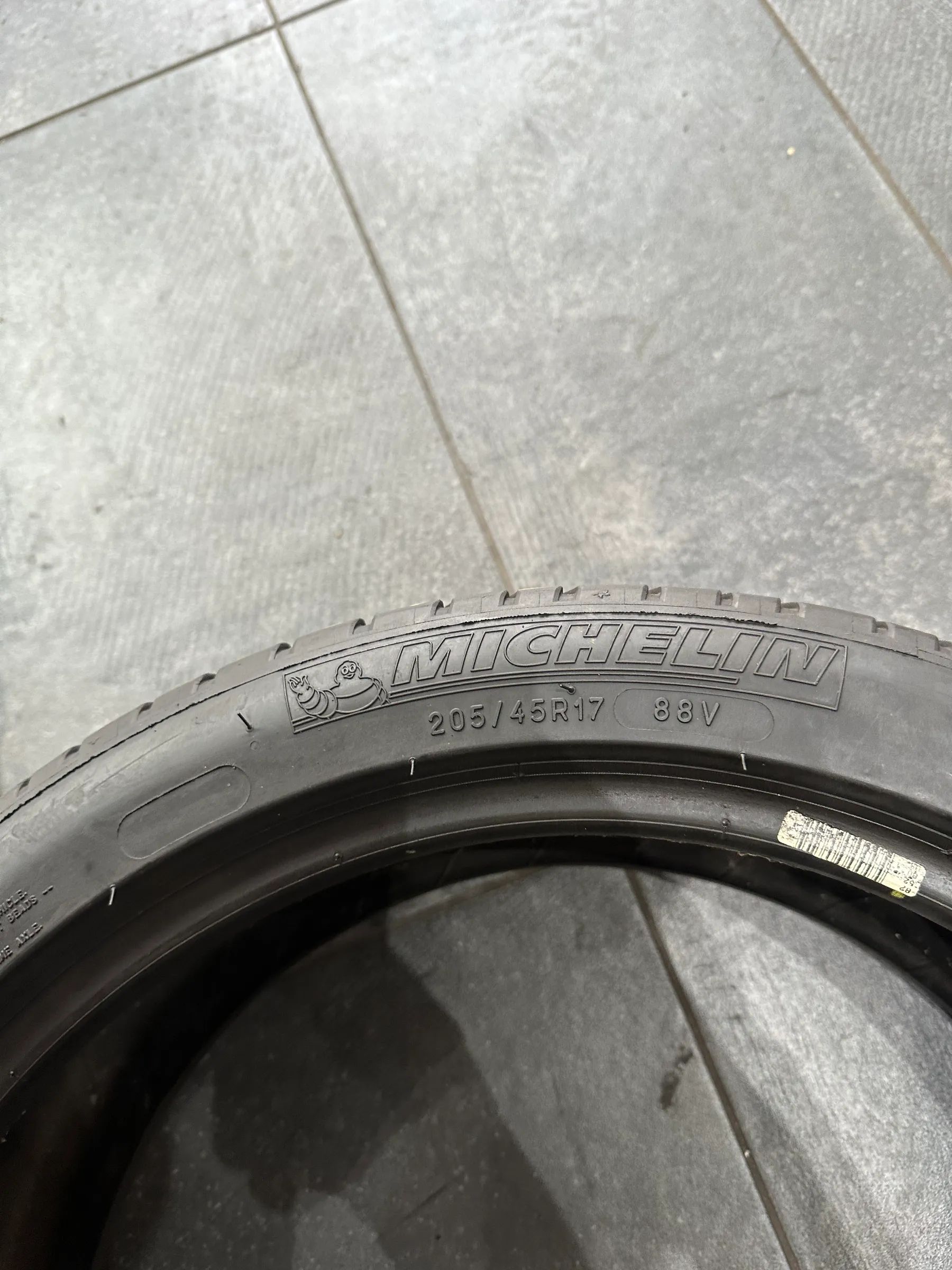 4x Sommerreifen 205/45 R17 88V Michelin 2016 5,5mm