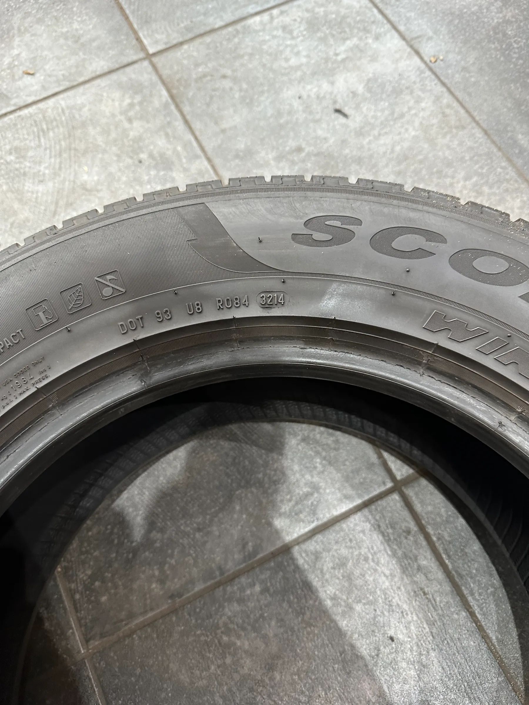 2x Winterreifen 215/70 R16 104H Pirelli 2014 5,4mm