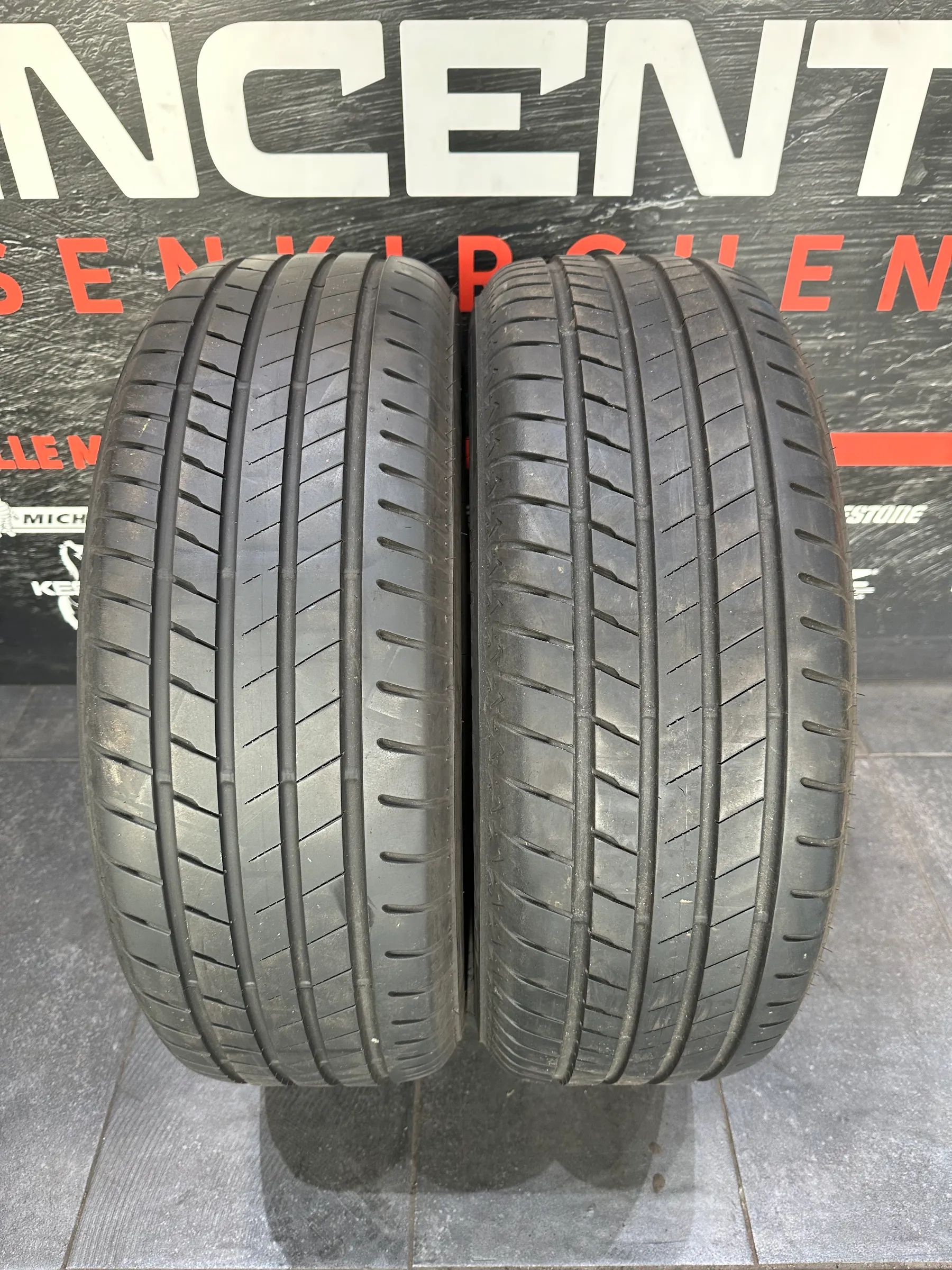 2x Sommerreifen 225/60 R18 104W Bridgestone 2018 5,7mm