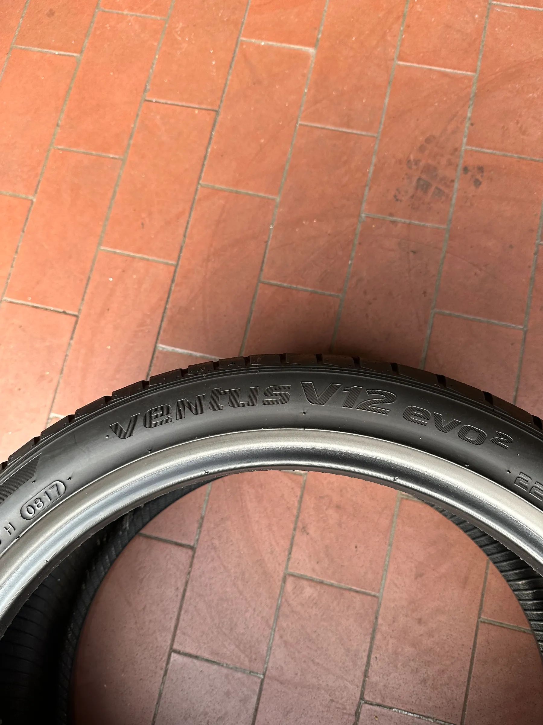 2x Sommerreifen 225/40 R18 92Y Hankook Ventus V12 evo2 2017 5,4mm