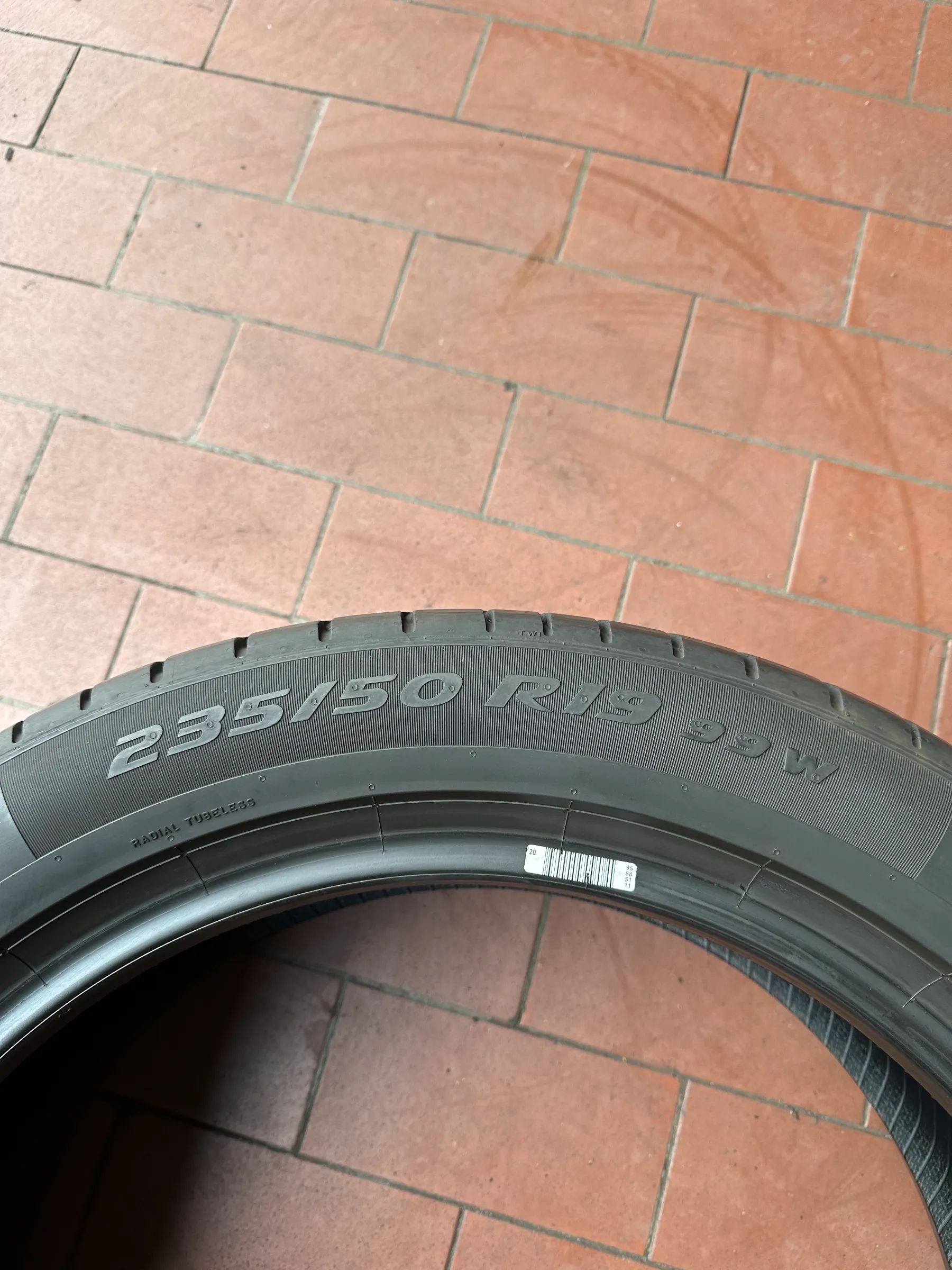 2x Sommerreifen 235/50 R19 99W Pirelli P Zero 2020 6,5mm